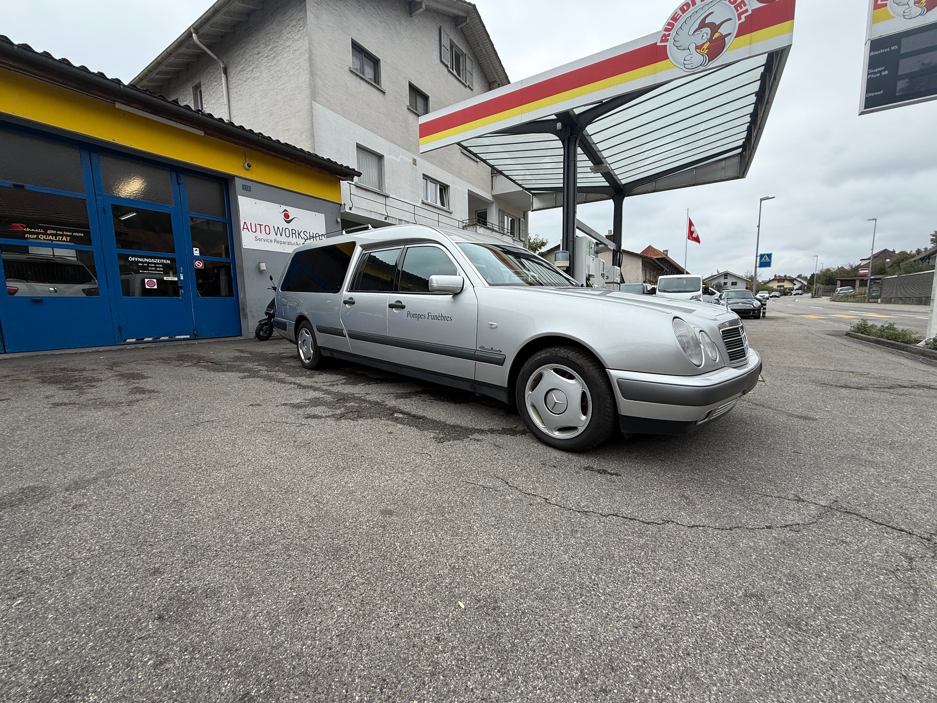 MERCEDES-BENZ E 280 Classic-image-0