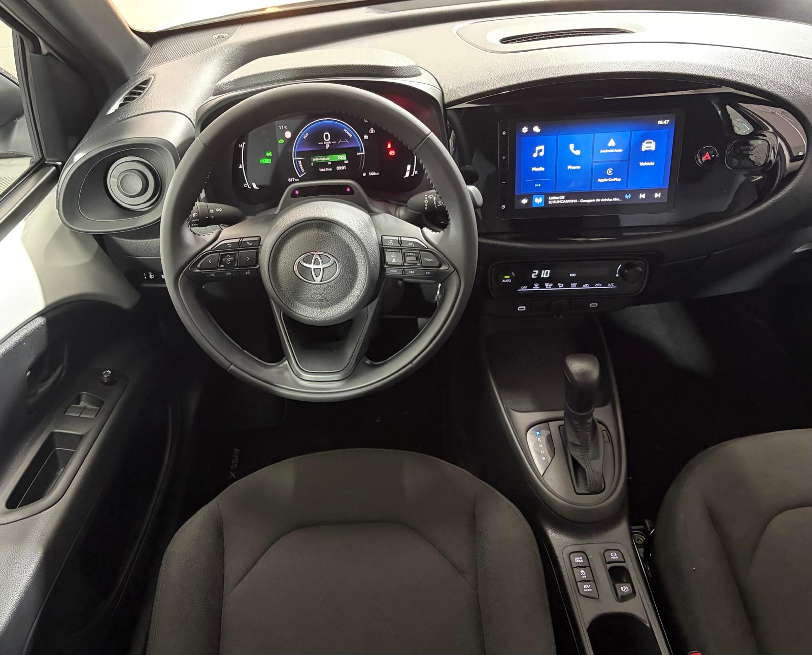 TOYOTA Aygo X 1.5 VVT-I-HSD Trend-image-9