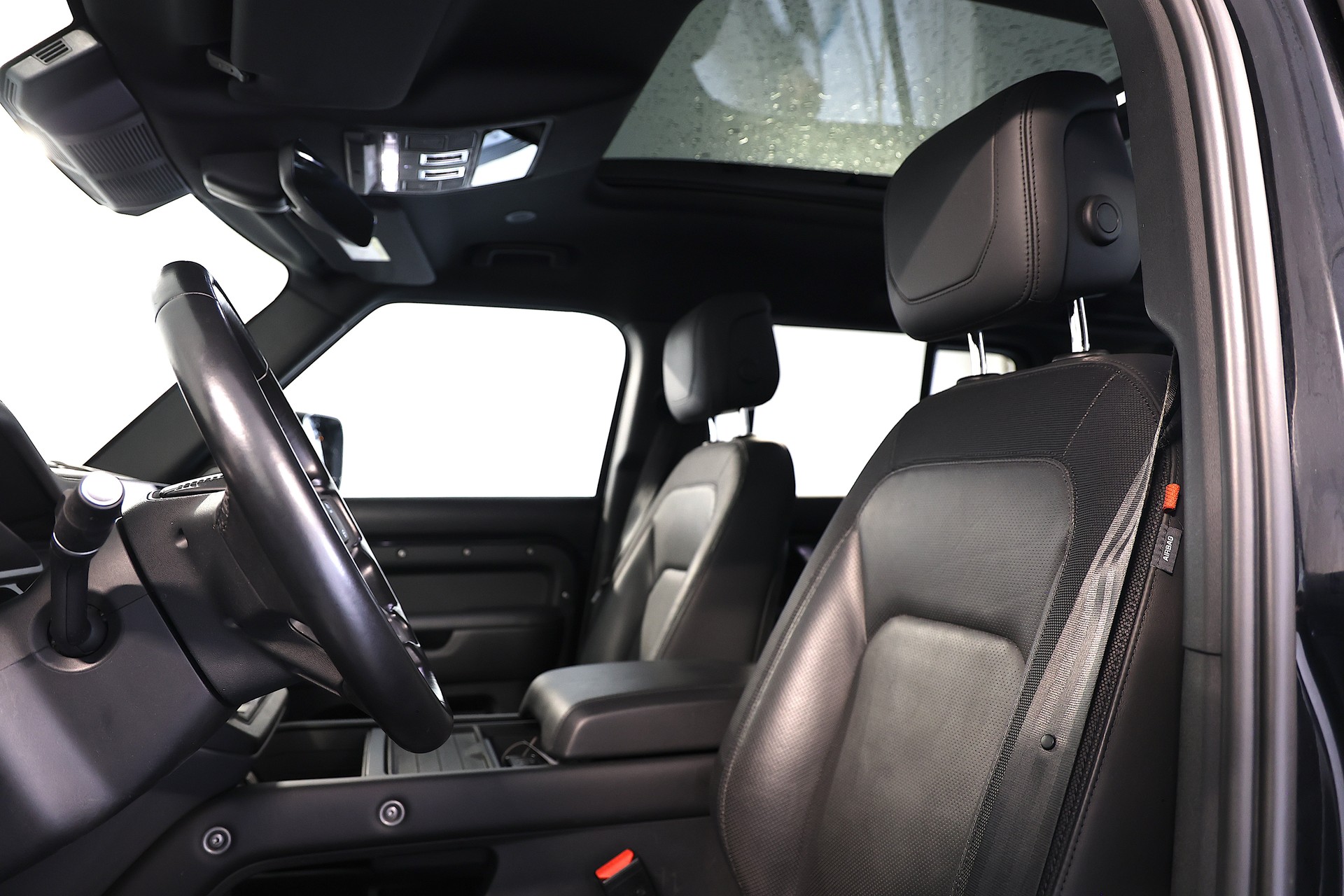 LAND ROVER Defender 110 3.0 D I6 300 X-Dynamic HSE-image-8