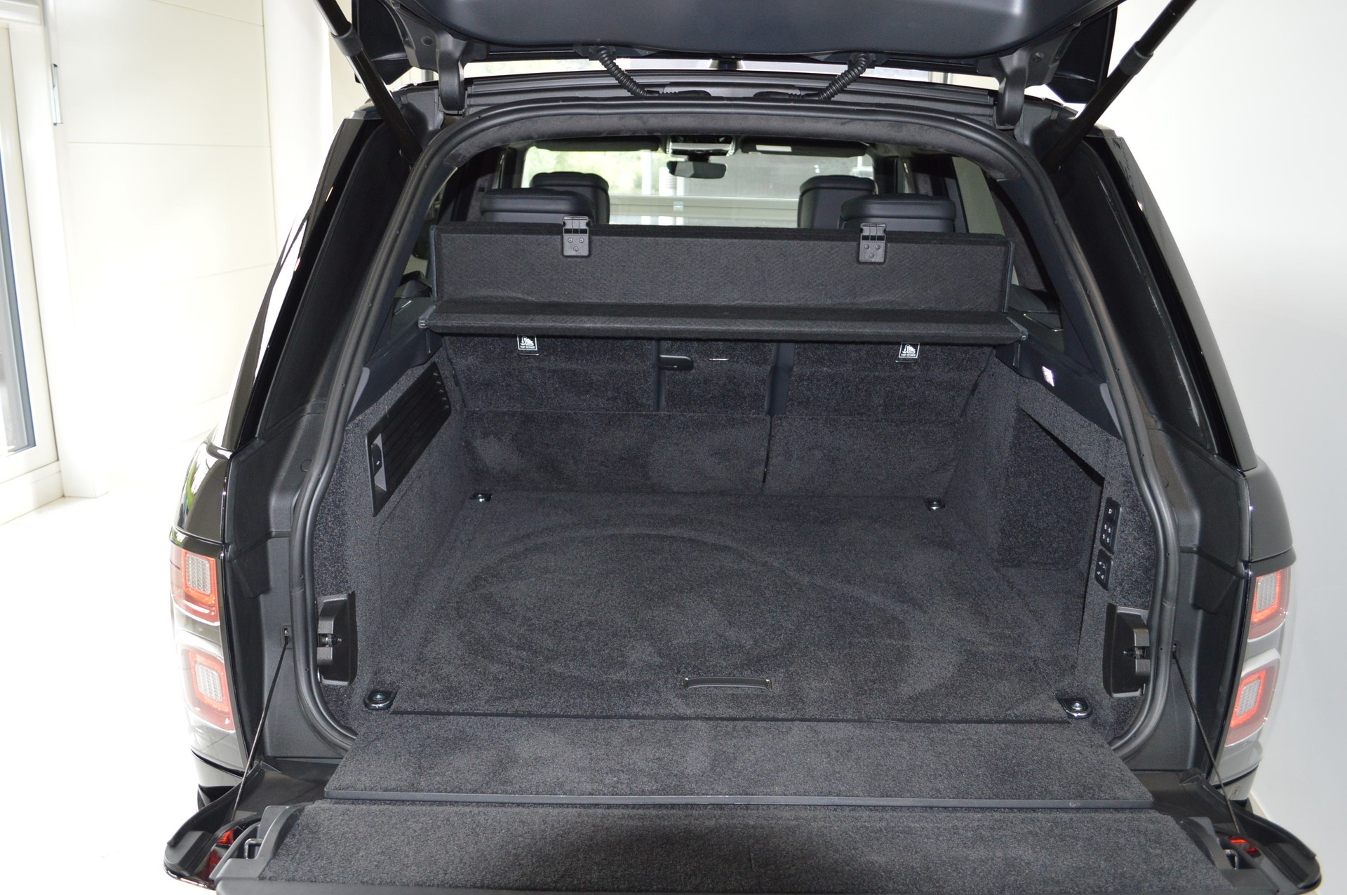 LAND ROVER Range Rover 5.0 V8 S/C AB Automatic-image-8