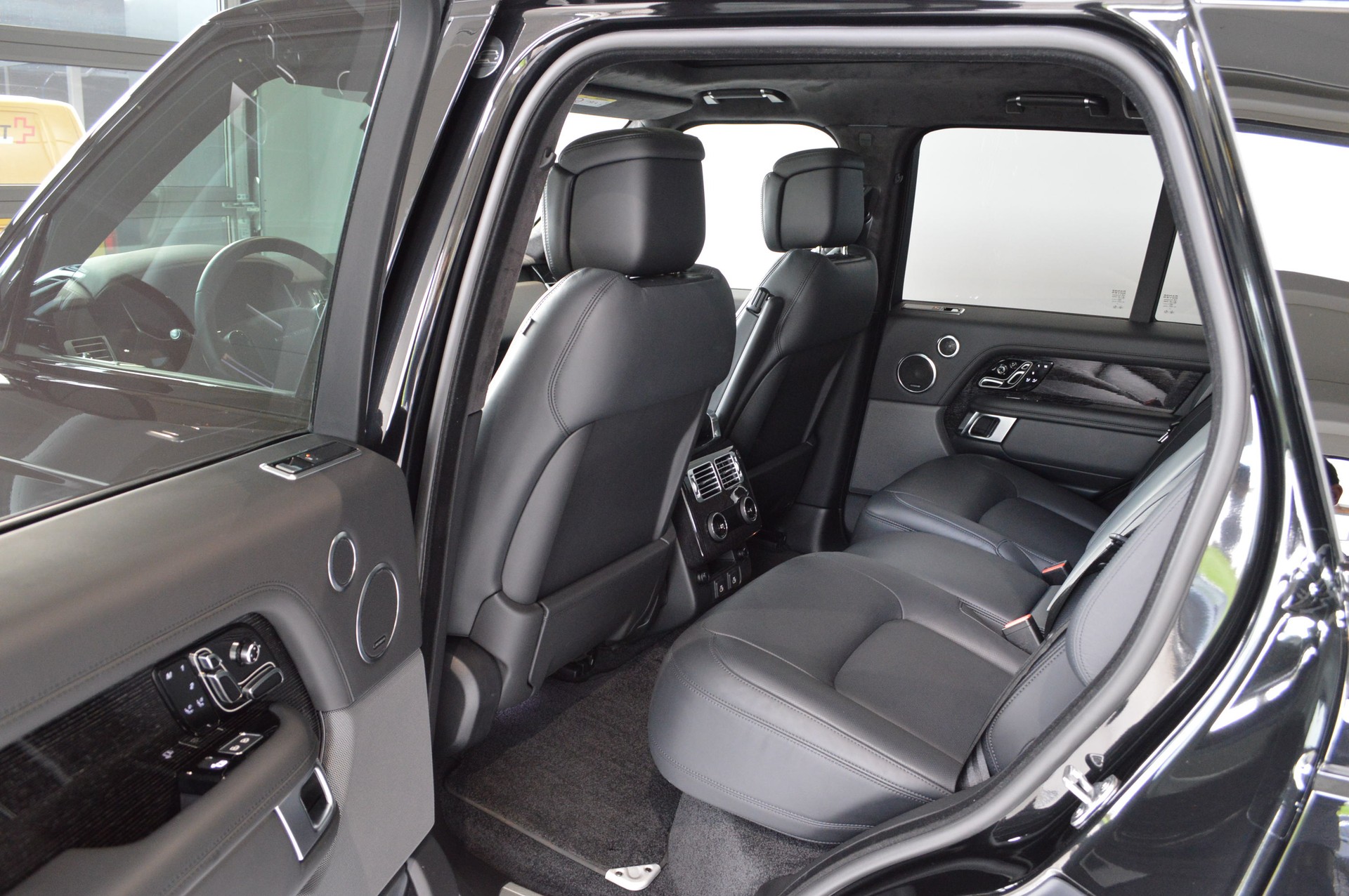 LAND ROVER Range Rover 5.0 V8 S/C AB Automatic-image-6