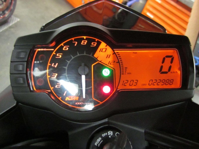 KTM 990 Super Duke-showroom-element-2