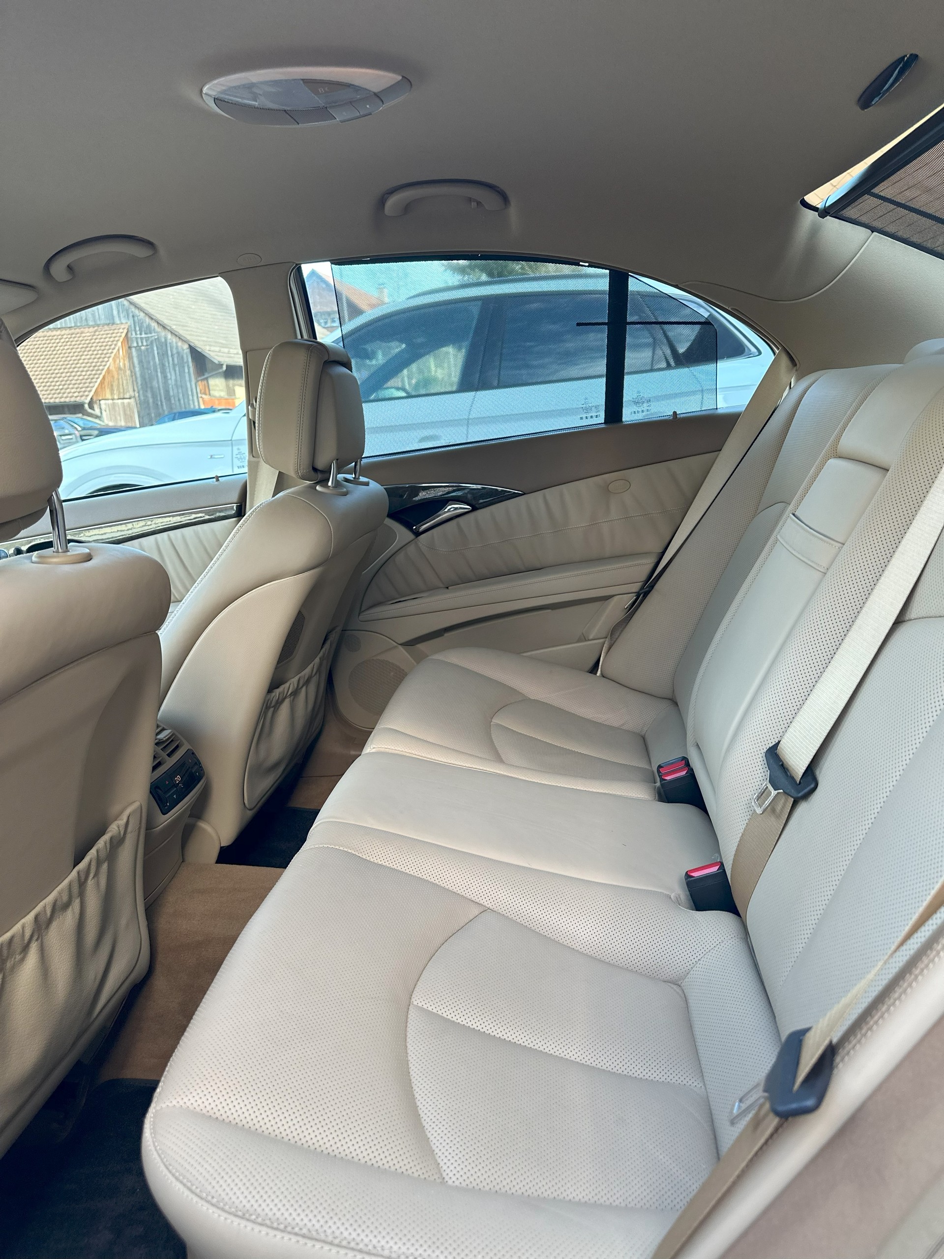 MERCEDES-BENZ E 500 Avantgarde 4Matic Automatic-image-5