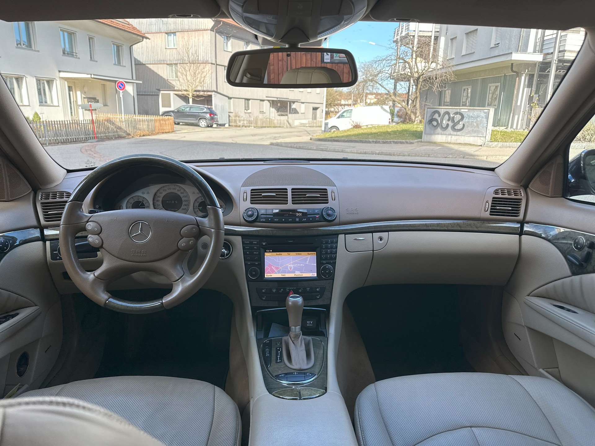 MERCEDES-BENZ E 500 Avantgarde 4Matic Automatic-image-4