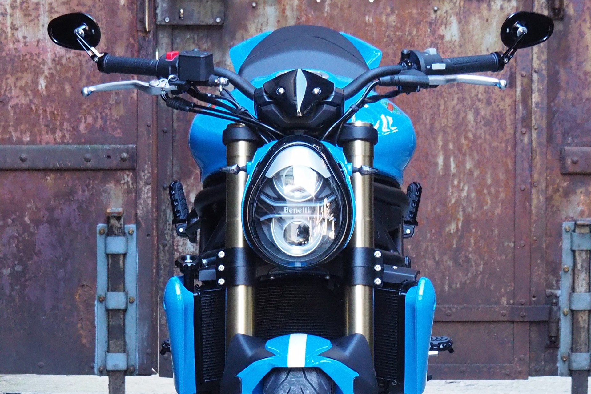 BENELLI 752 S-showroom-element-1