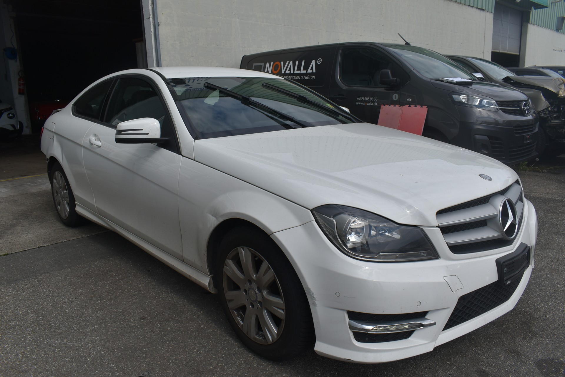 MERCEDES-BENZ C 180 Coupé 7G-Tronic-image-5