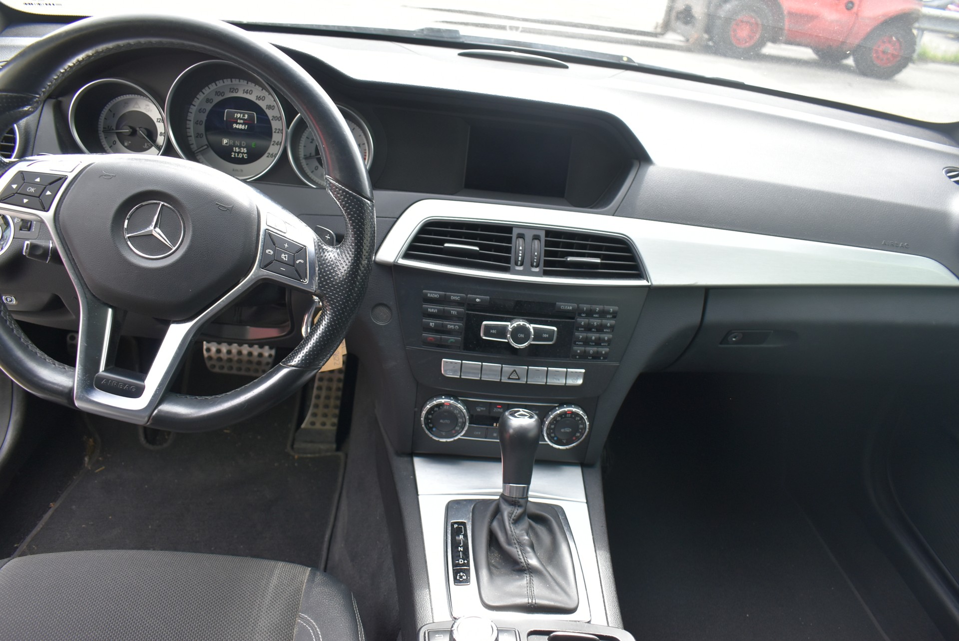 MERCEDES-BENZ C 180 Coupé 7G-Tronic-image-3