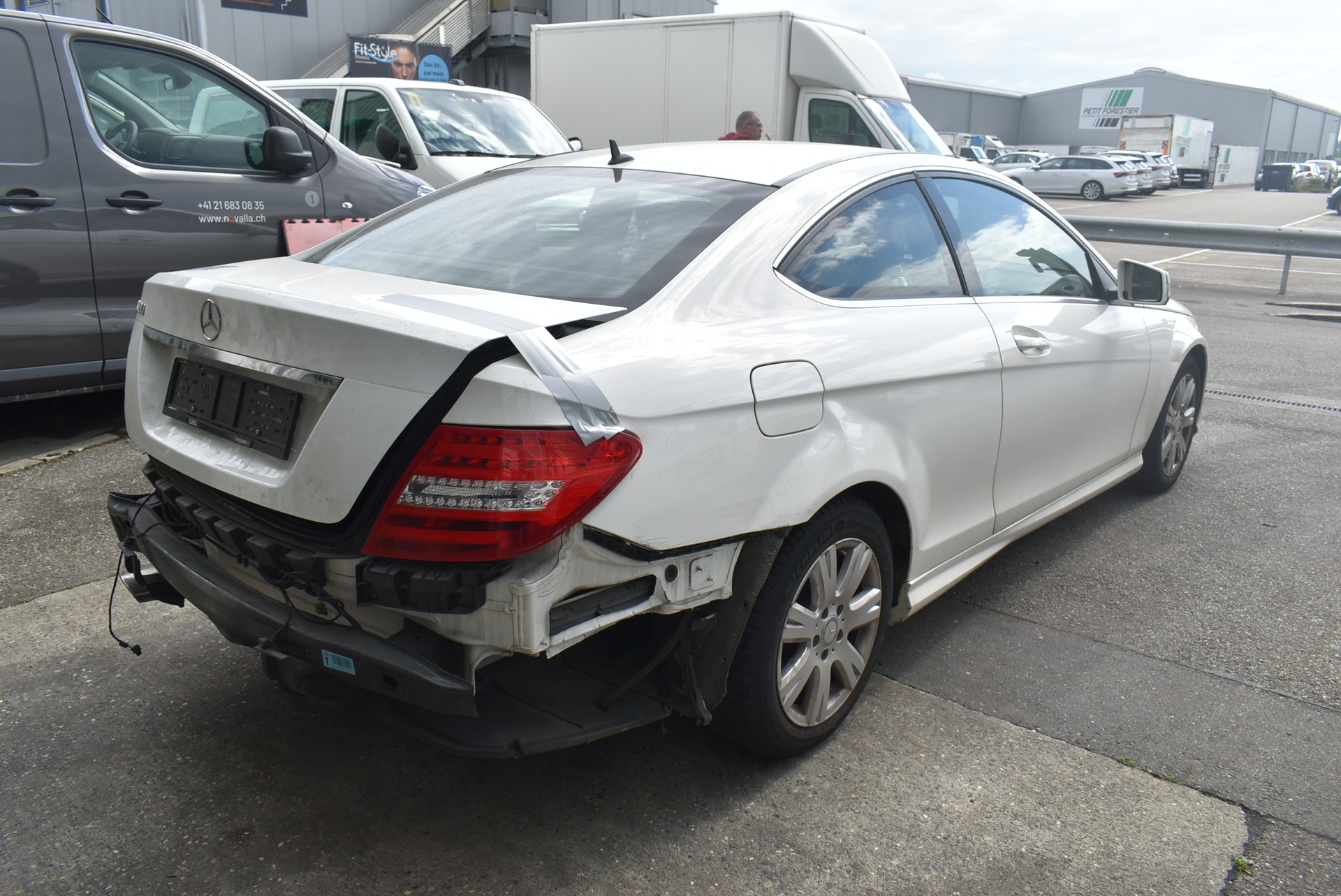 MERCEDES-BENZ C 180 Coupé 7G-Tronic-image-6