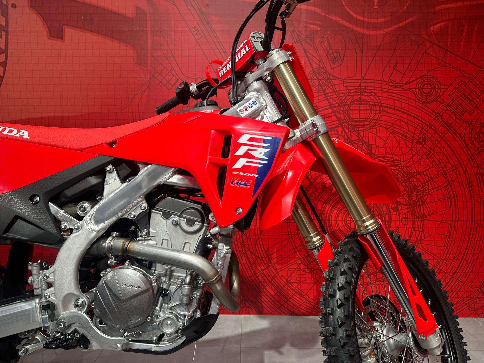 HONDA CRF 250 2025er Modell (in Kiste)-image-13