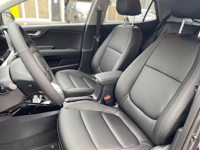 KIA Stonic 1.0 T-GDI Power DCT-image-11