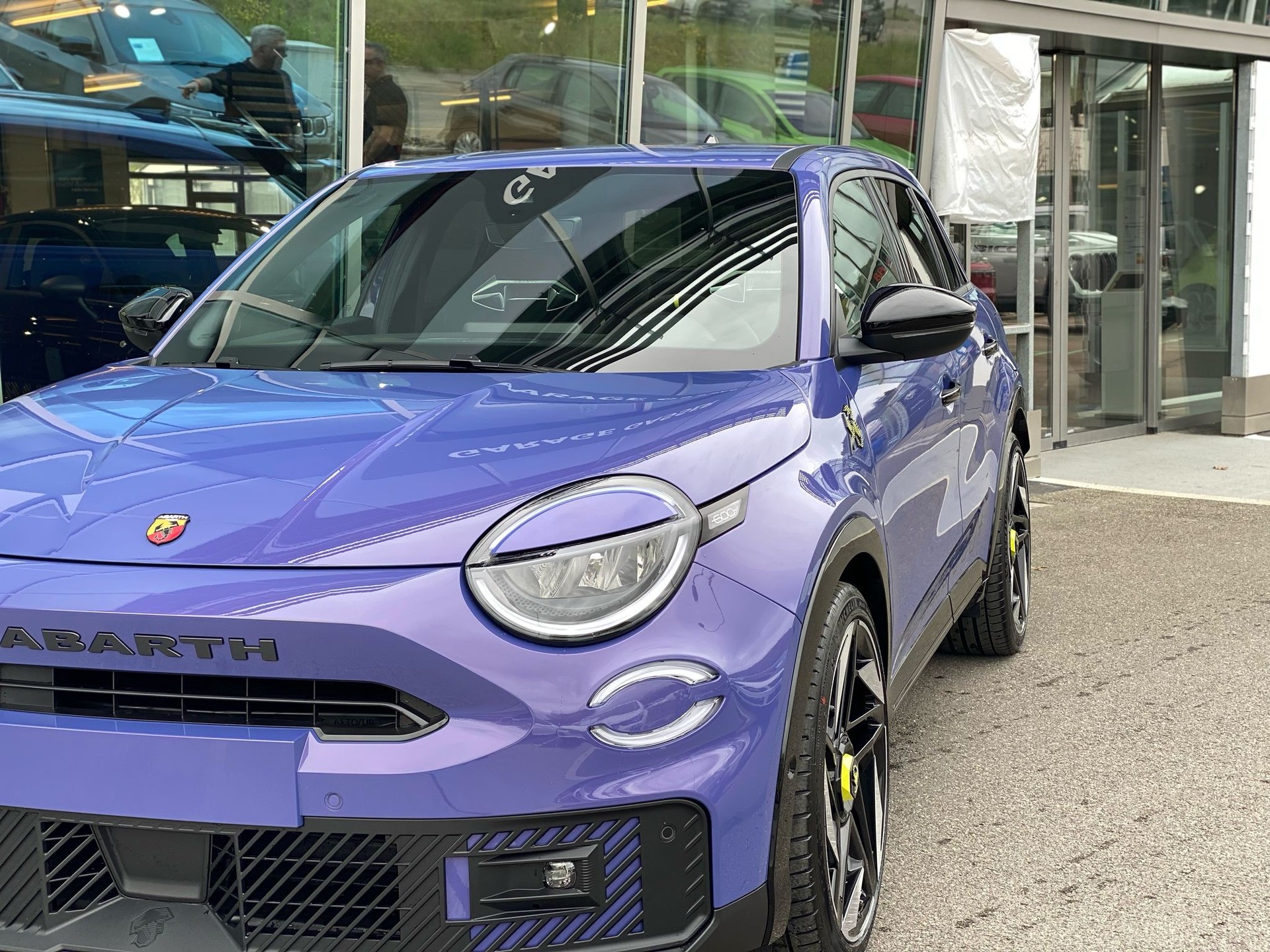 FIAT Abarth 600e Scorpionissima-showroom-element-3