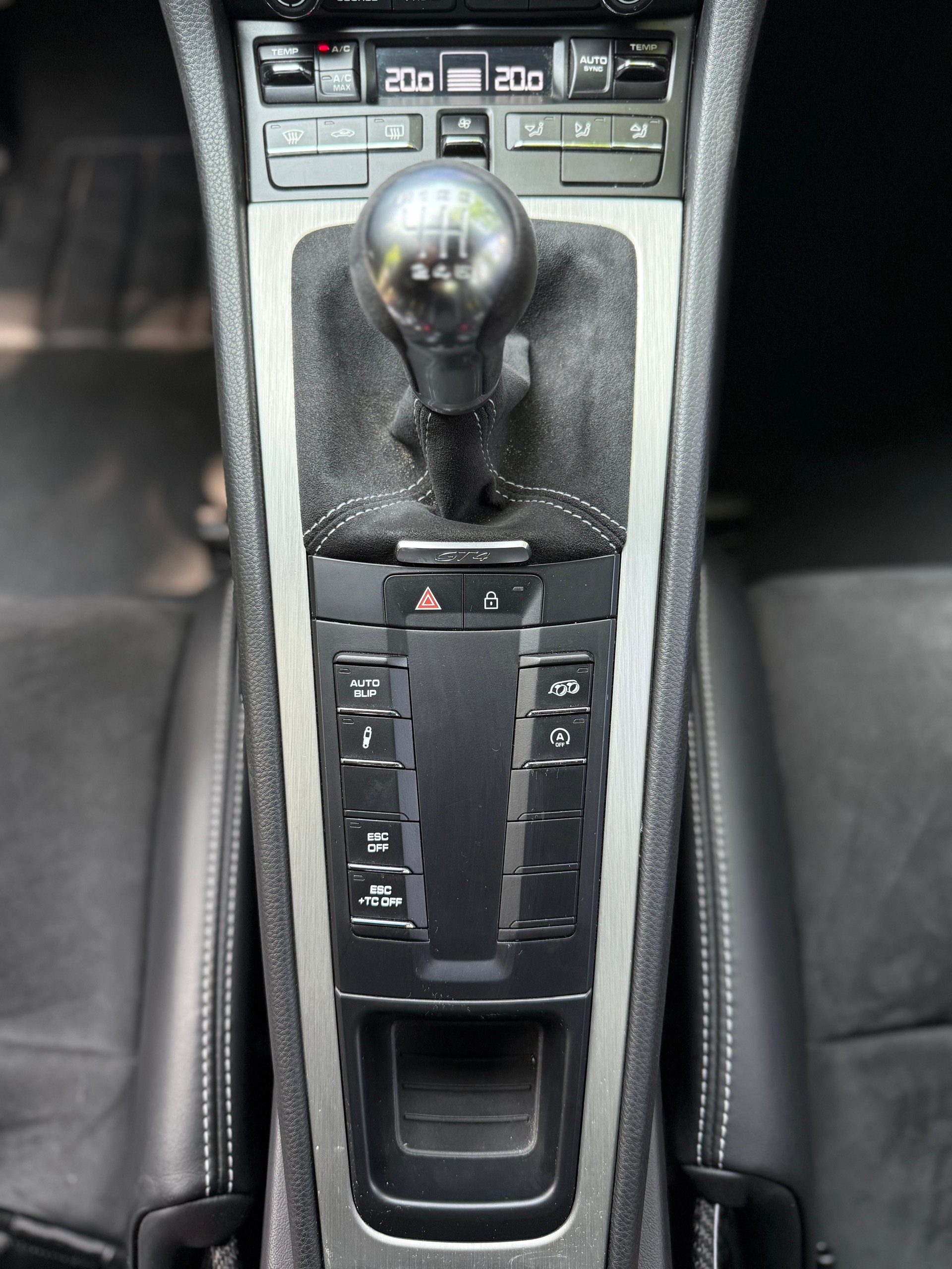 PORSCHE 718 Cayman GT4-image-13