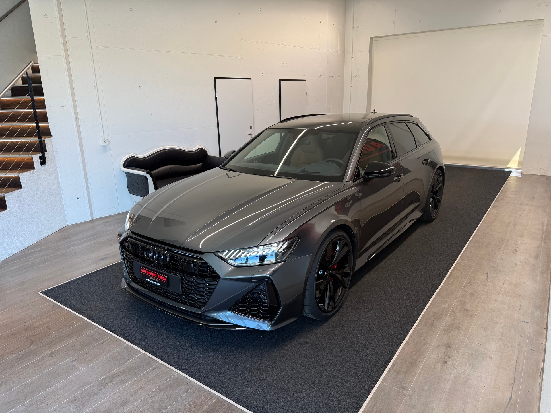 AUDI RS6 Avant 4.0 TFSI V8 Performance quattro-image-4