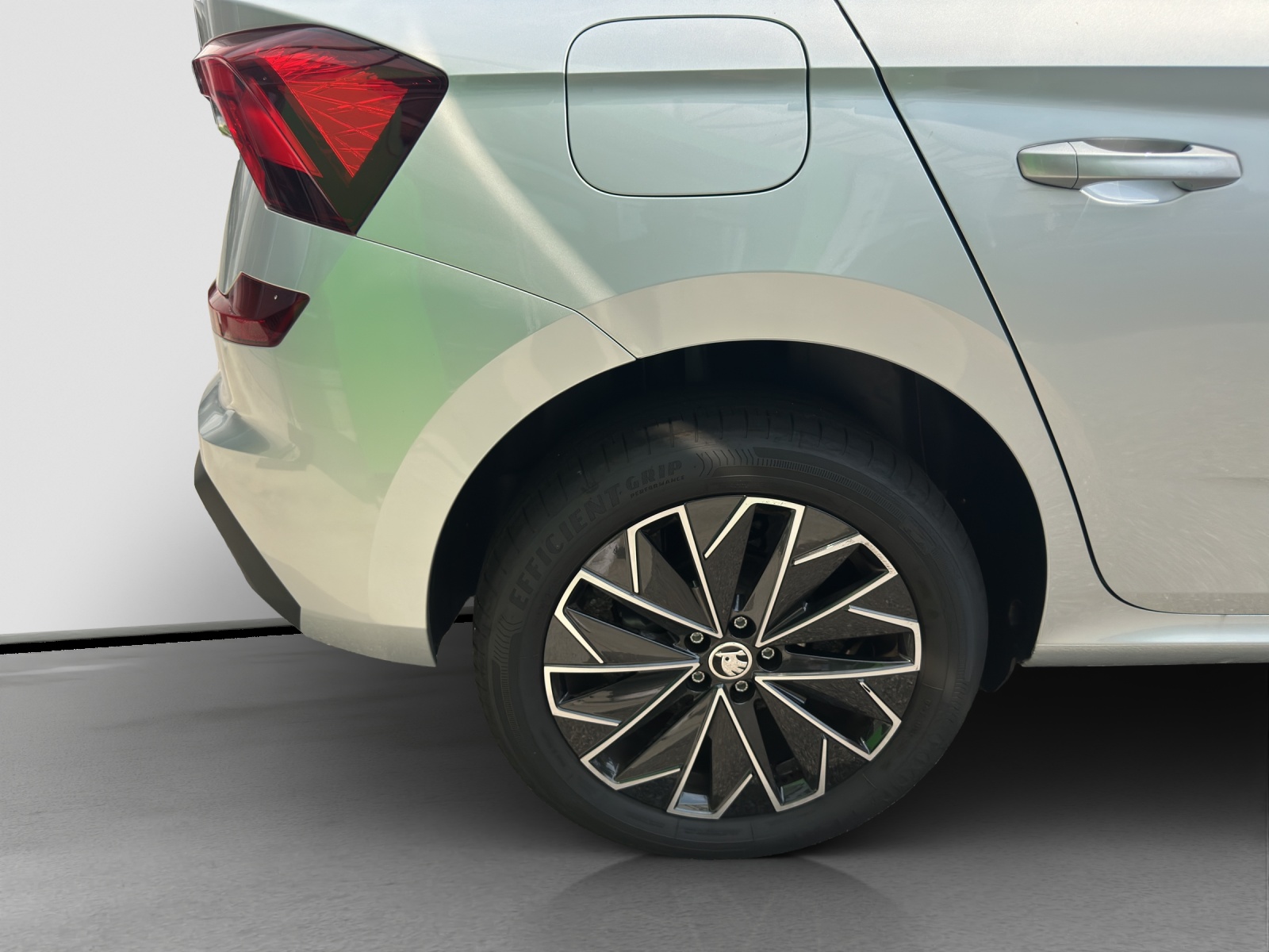 SKODA Kamiq 1.0 TSI Selection DSG-image-4