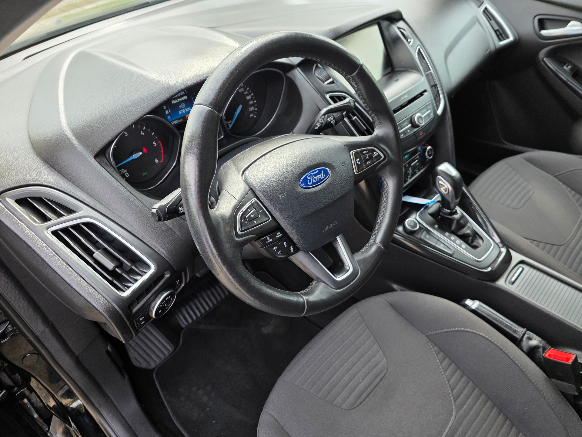 FORD Focus 2.0 TDCi Titanium Powershift-image-9