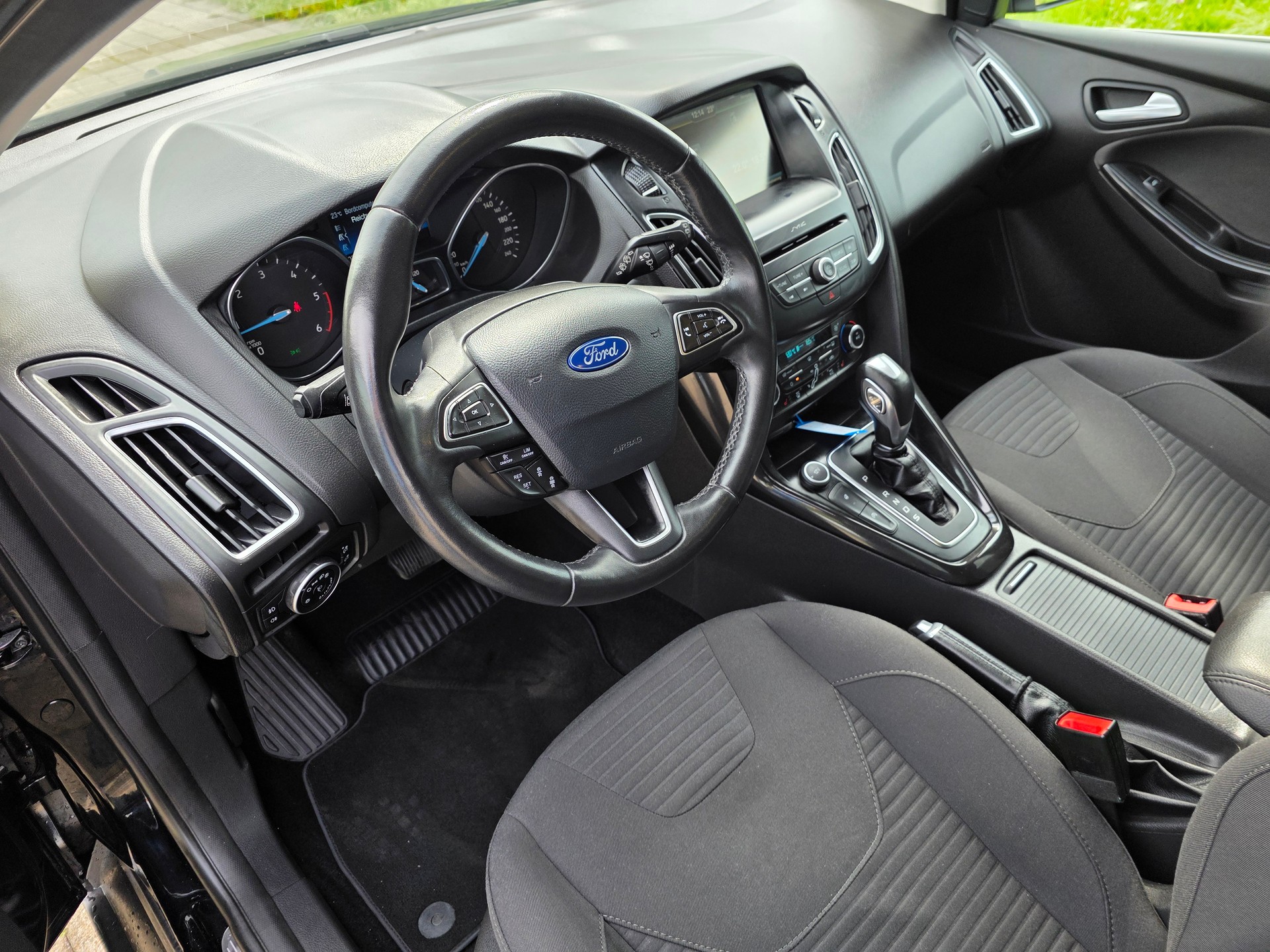 FORD Focus 2.0 TDCi Titanium Powershift-image-15