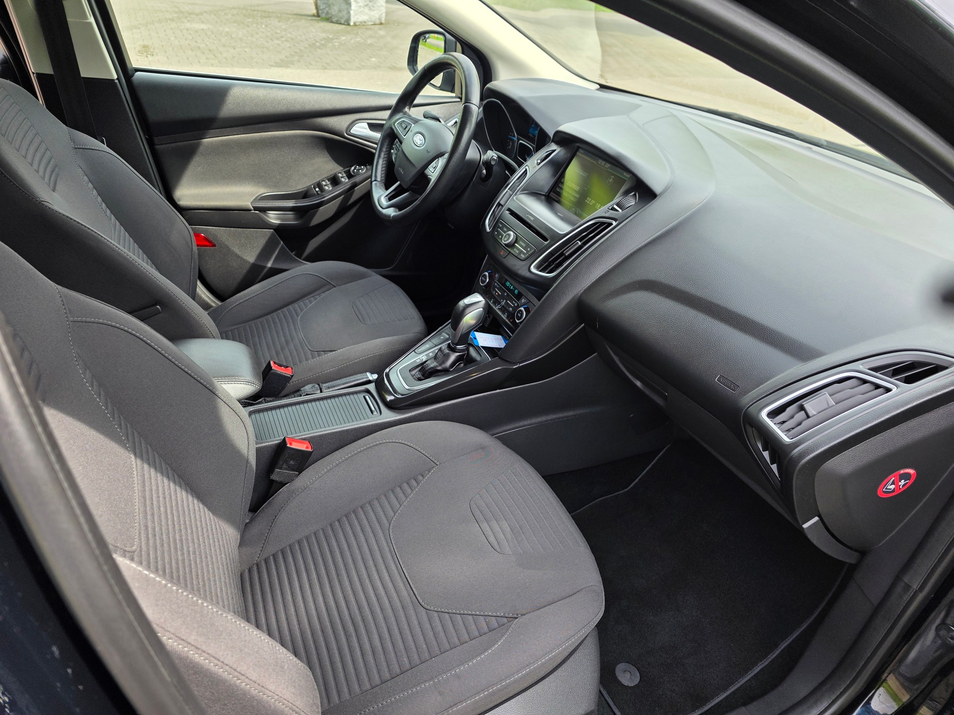 FORD Focus 2.0 TDCi Titanium Powershift-image-13