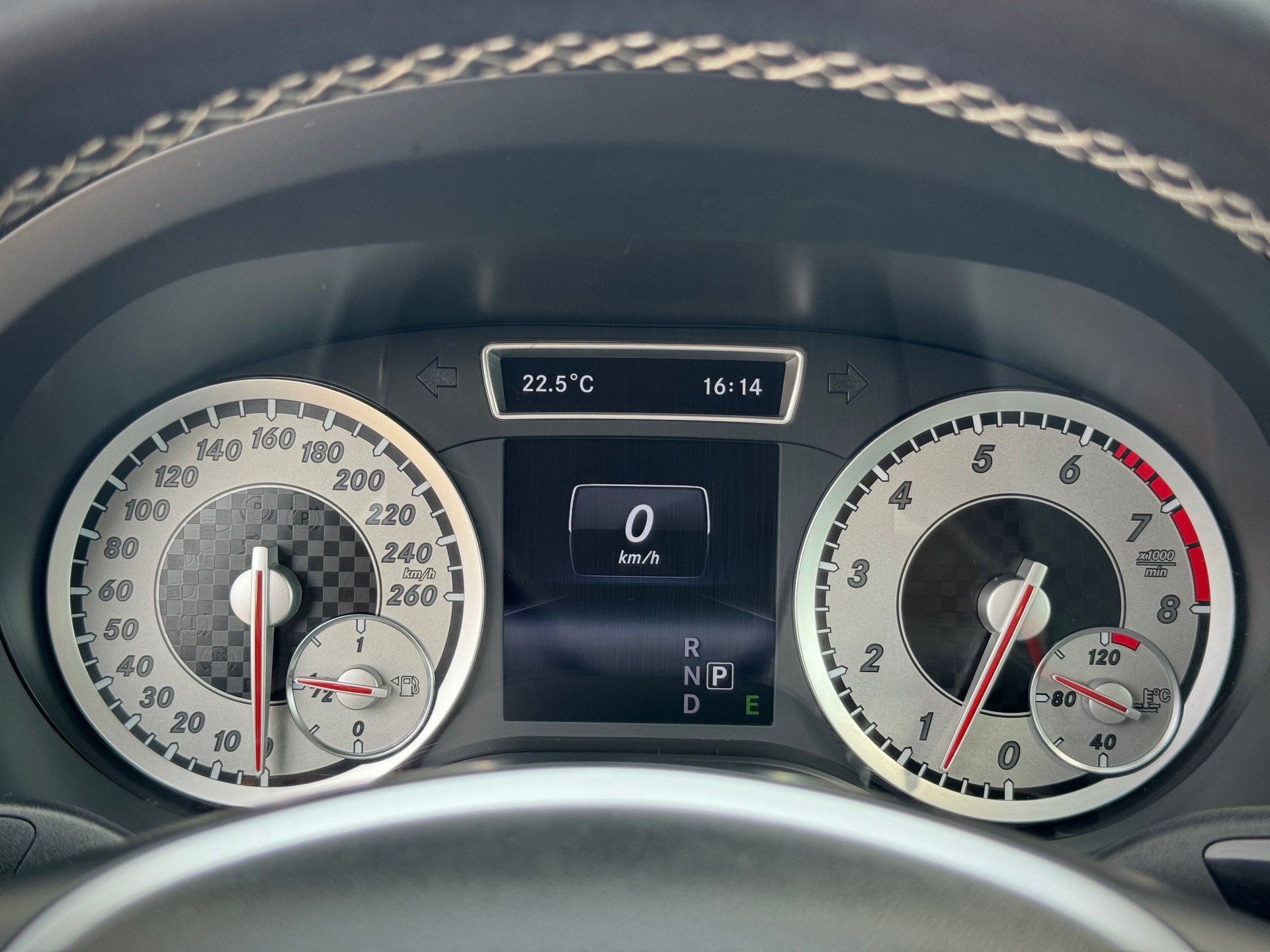 MERCEDES-BENZ A 180 Urban 7G-DCT - Véhicule Suisse (CH)-image-11