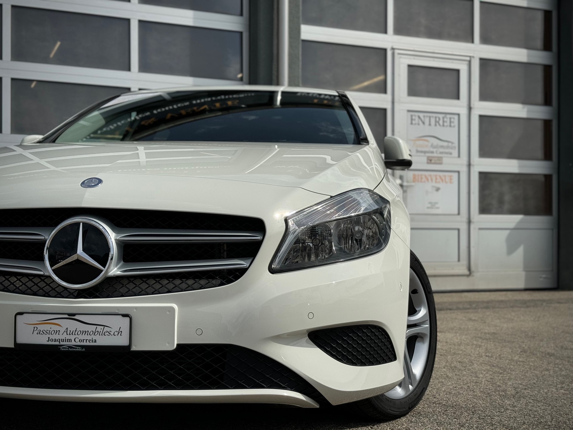 MERCEDES-BENZ A 180 Urban 7G-DCT - Véhicule Suisse (CH)-image-4