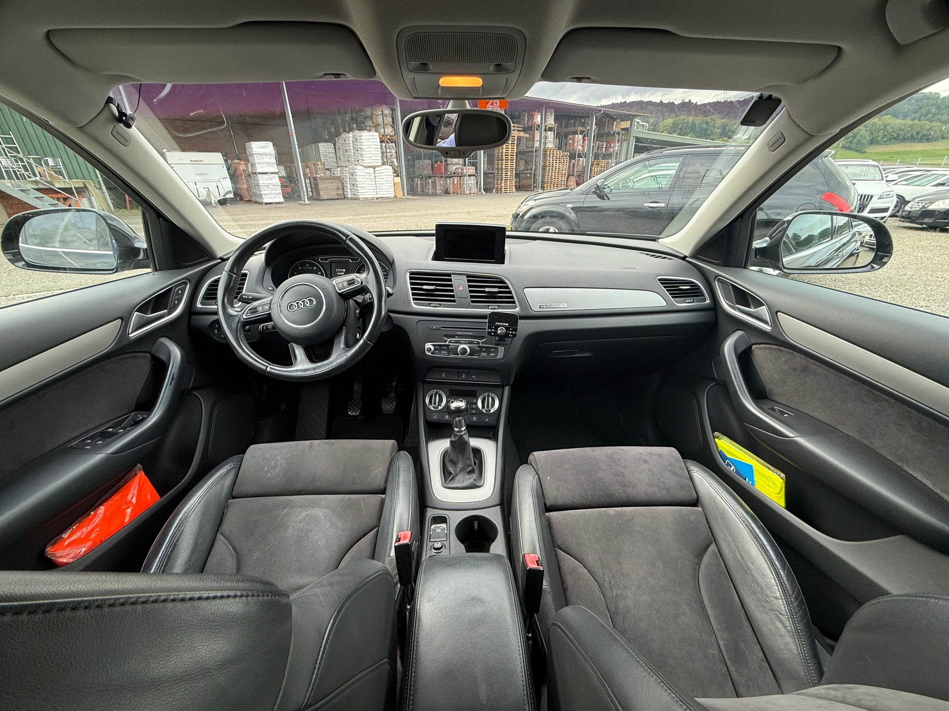 AUDI Q3 2.0 TFSI quattro-image-7