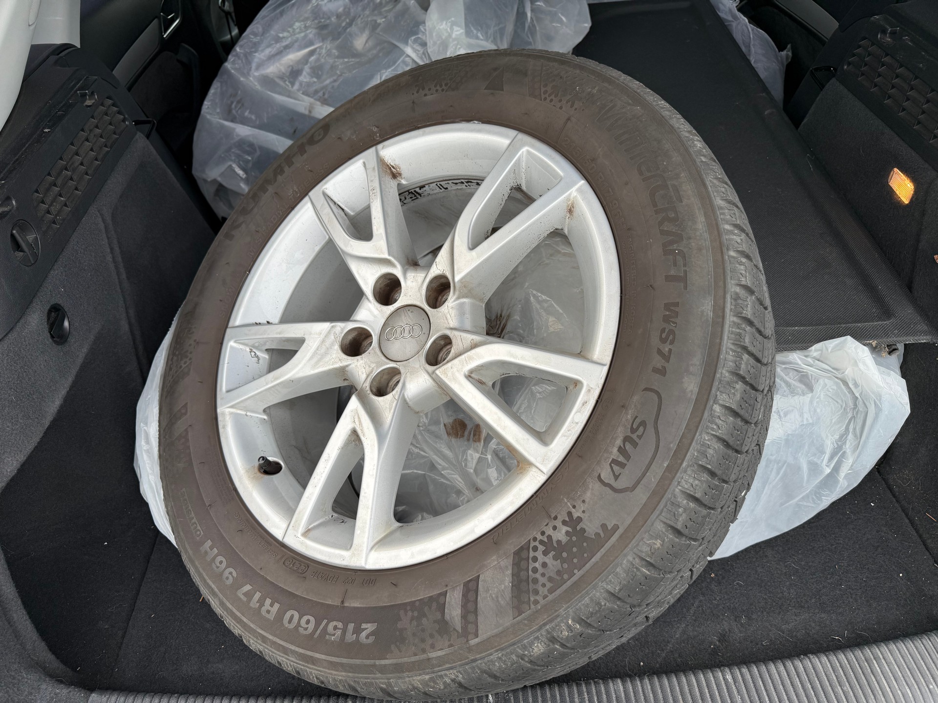 AUDI Q3 2.0 TFSI quattro-image-6