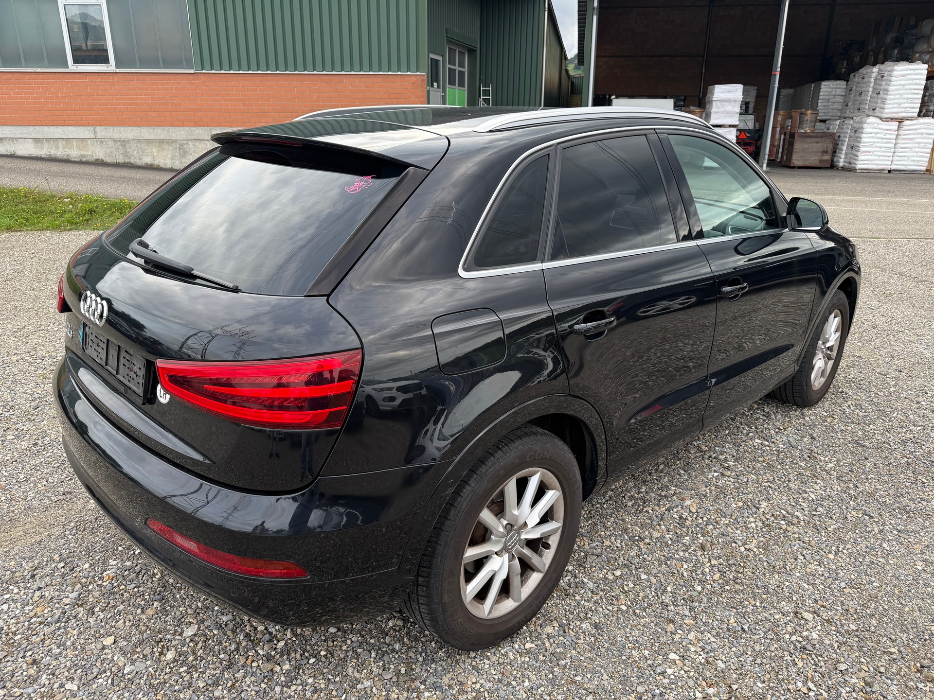 AUDI Q3 2.0 TFSI quattro-image-4