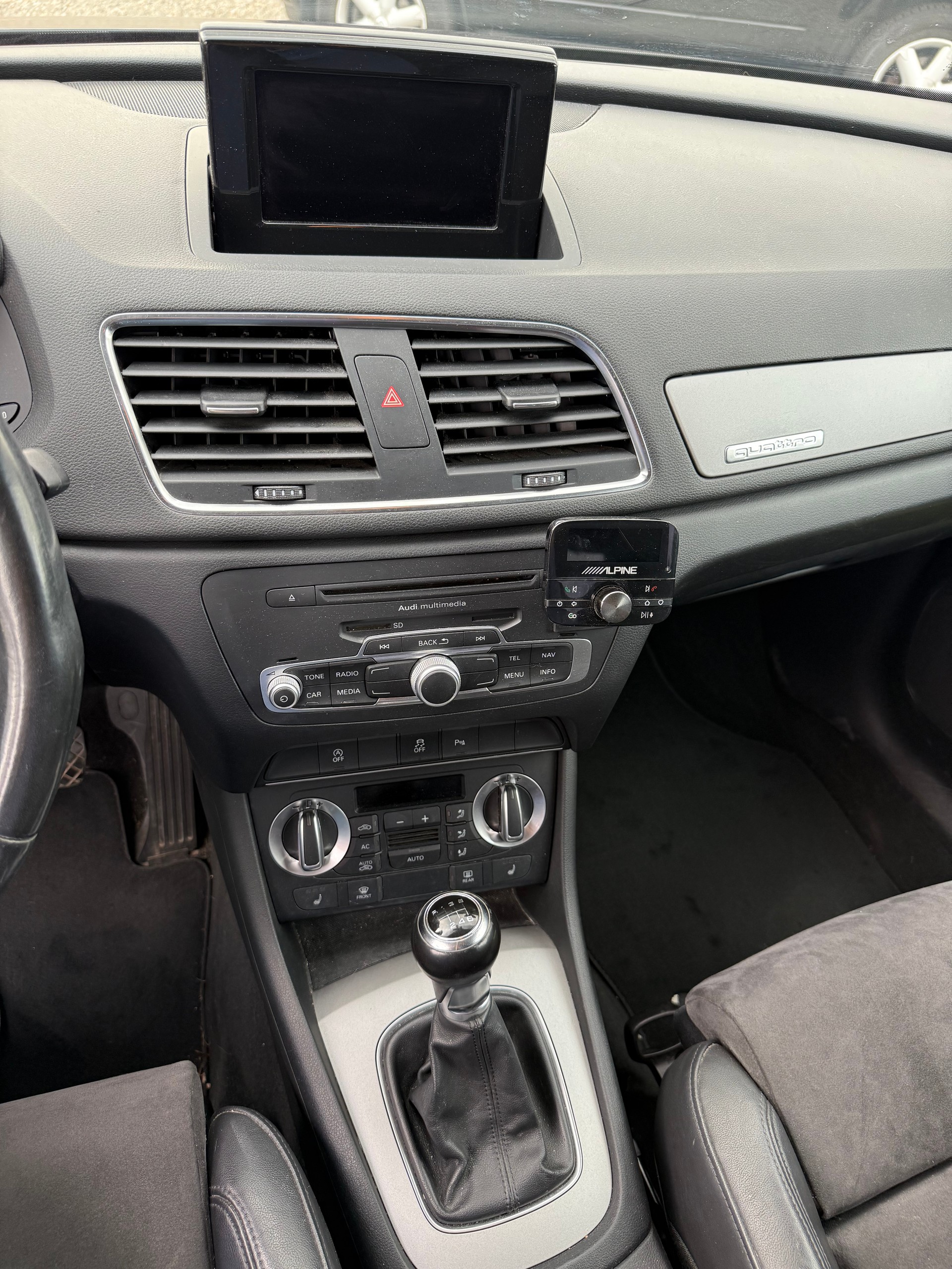 AUDI Q3 2.0 TFSI quattro-image-10