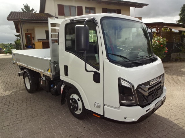 ISUZU M21