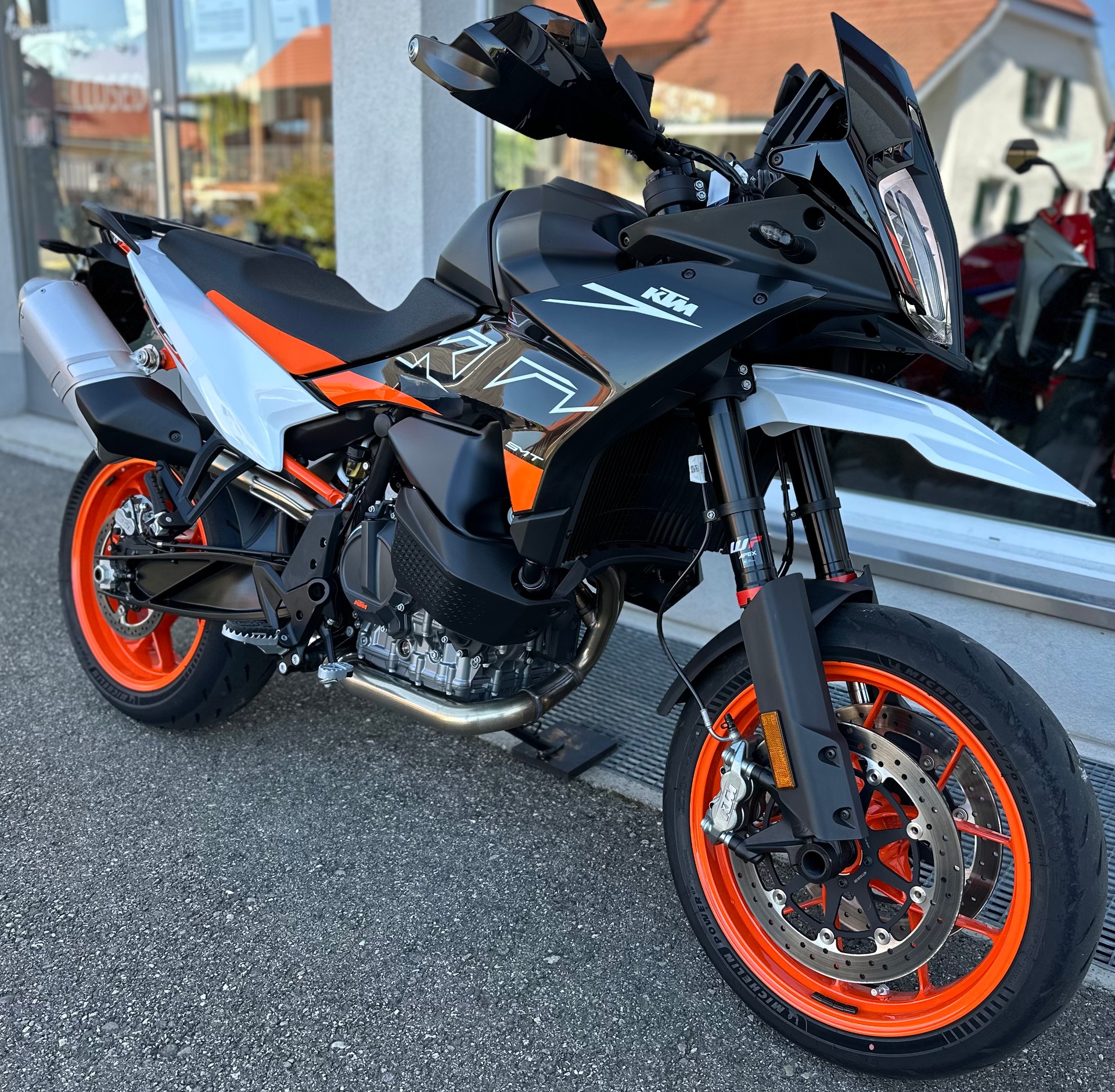KTM 890 SMT-image-9
