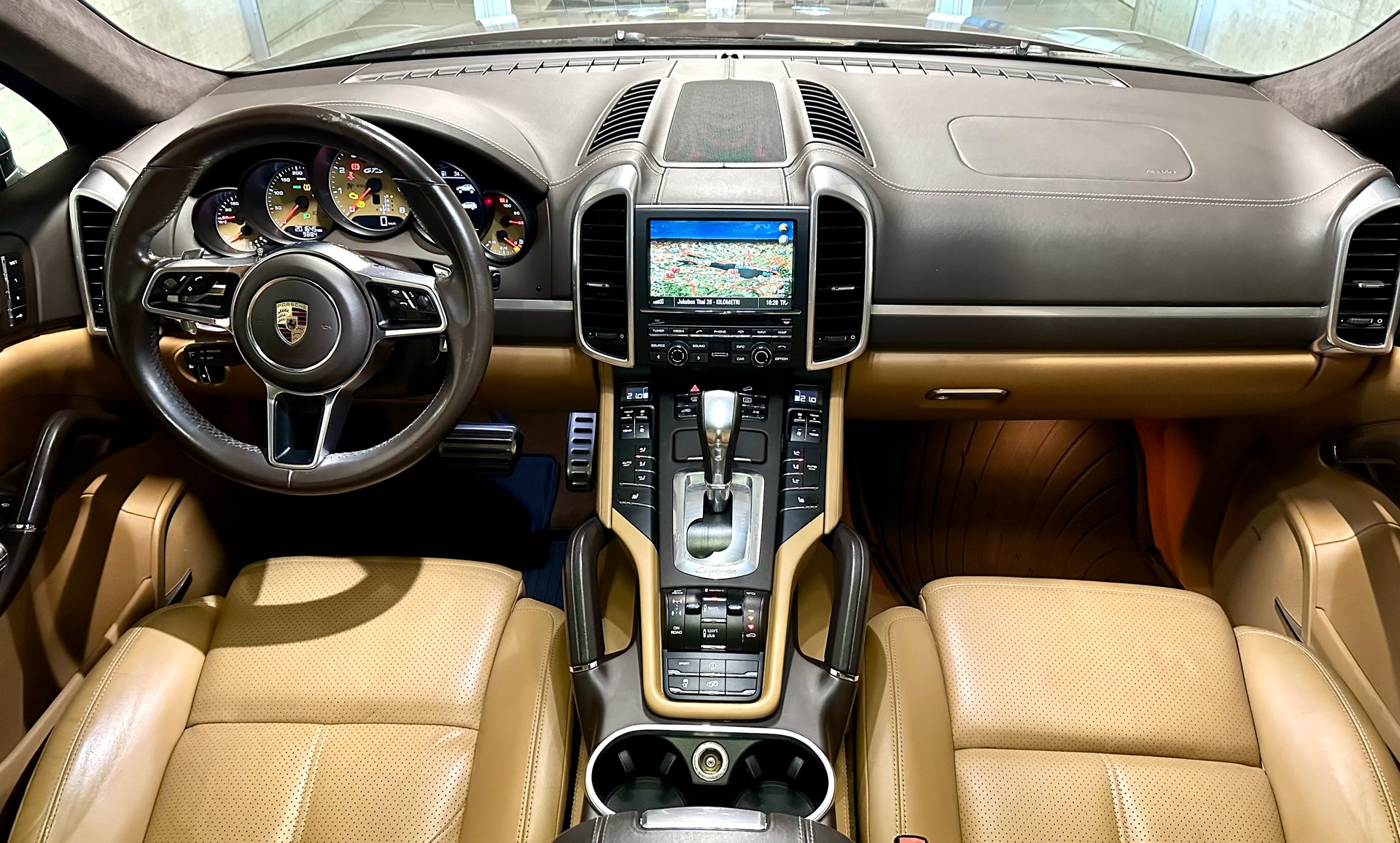 PORSCHE Cayenne GTS-image-15