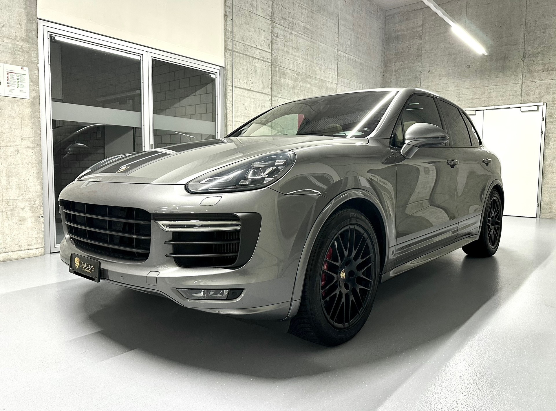 PORSCHE Cayenne GTS