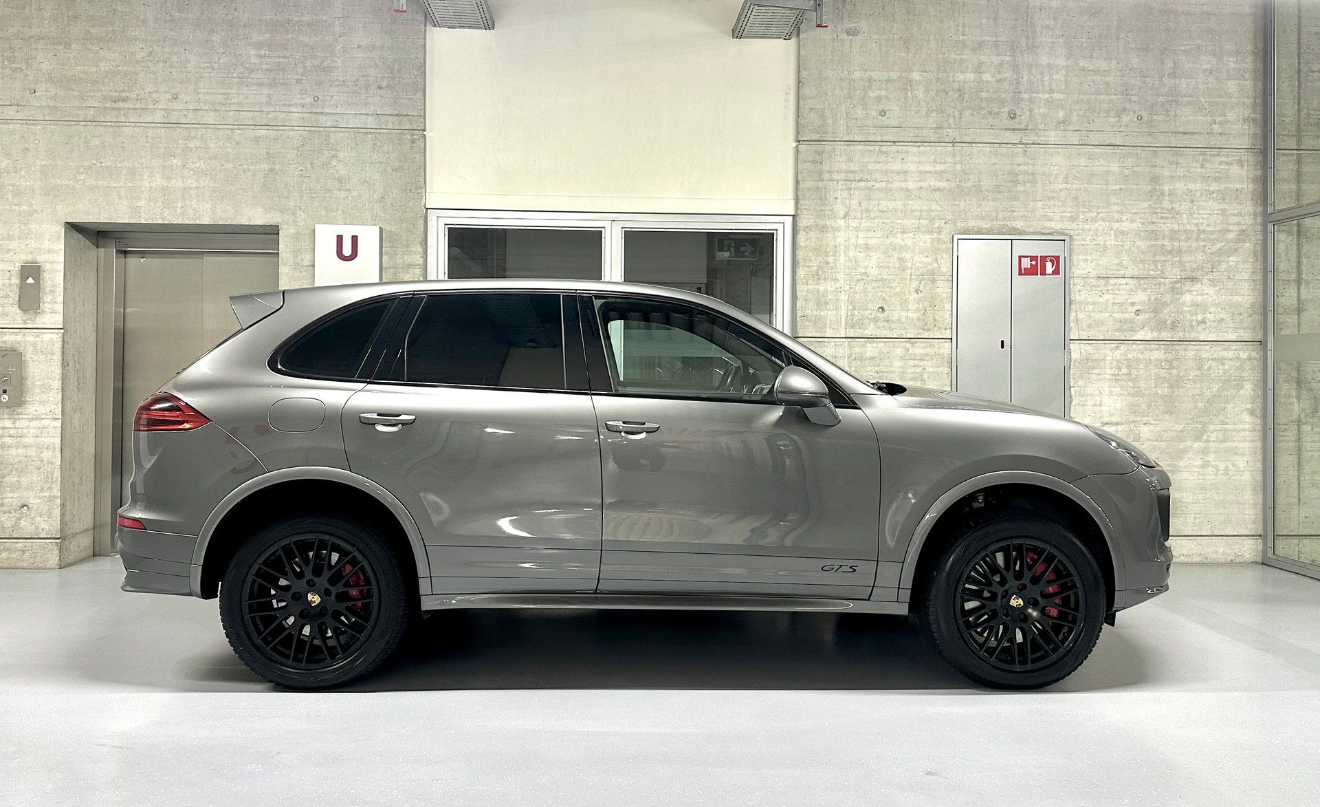 PORSCHE Cayenne GTS-image-9