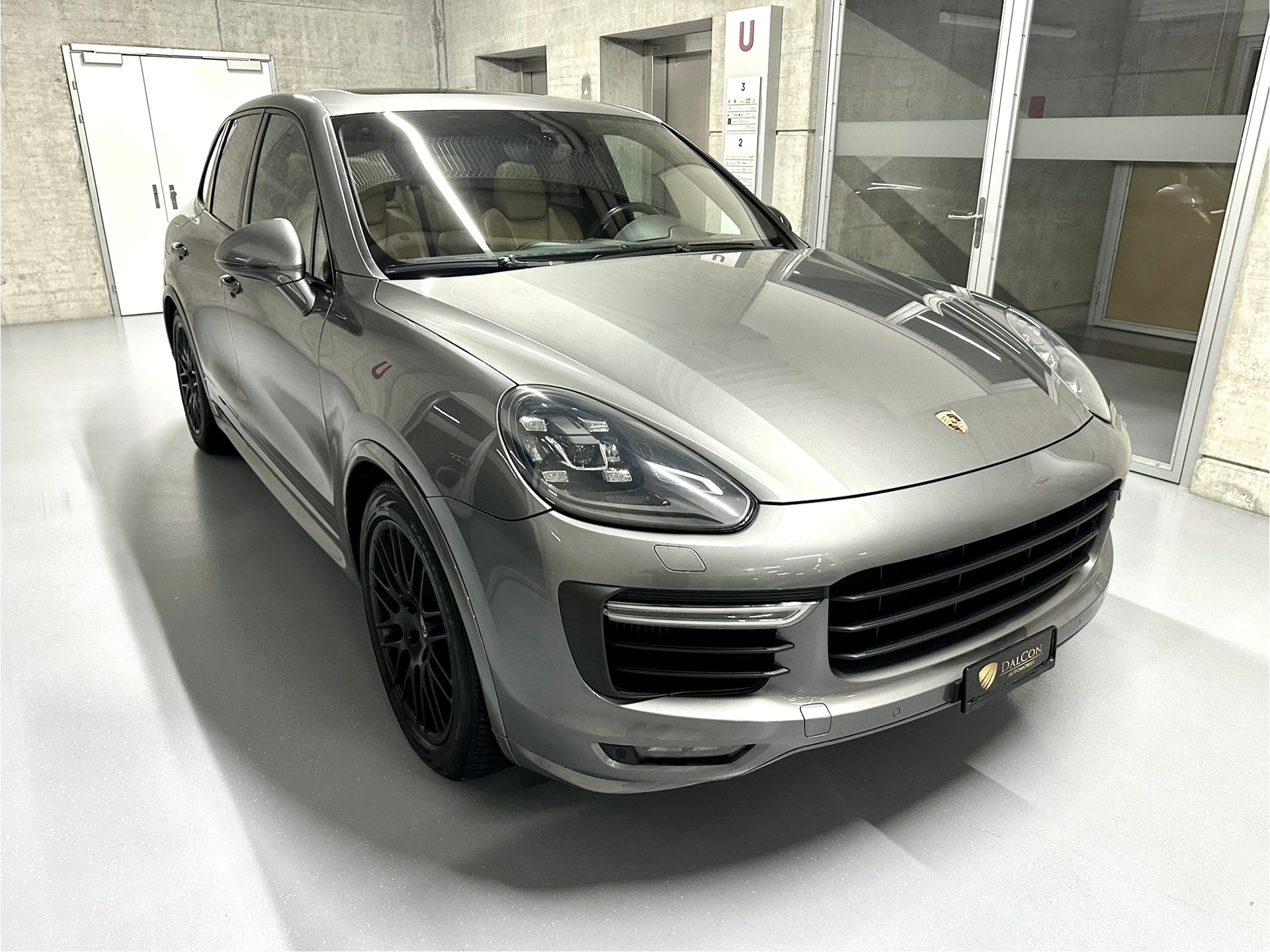PORSCHE Cayenne GTS-image-4