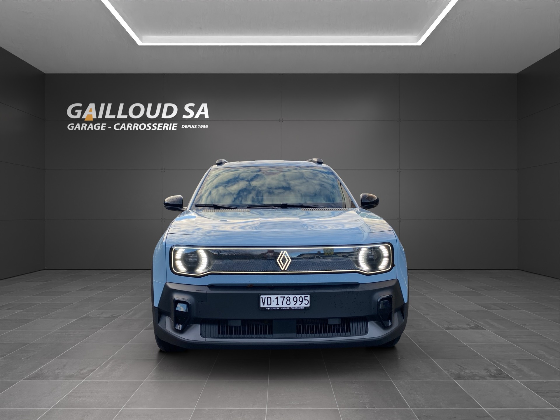 RENAULT R4 E-Tech Comfort Range 52 kWh Techno-image-4