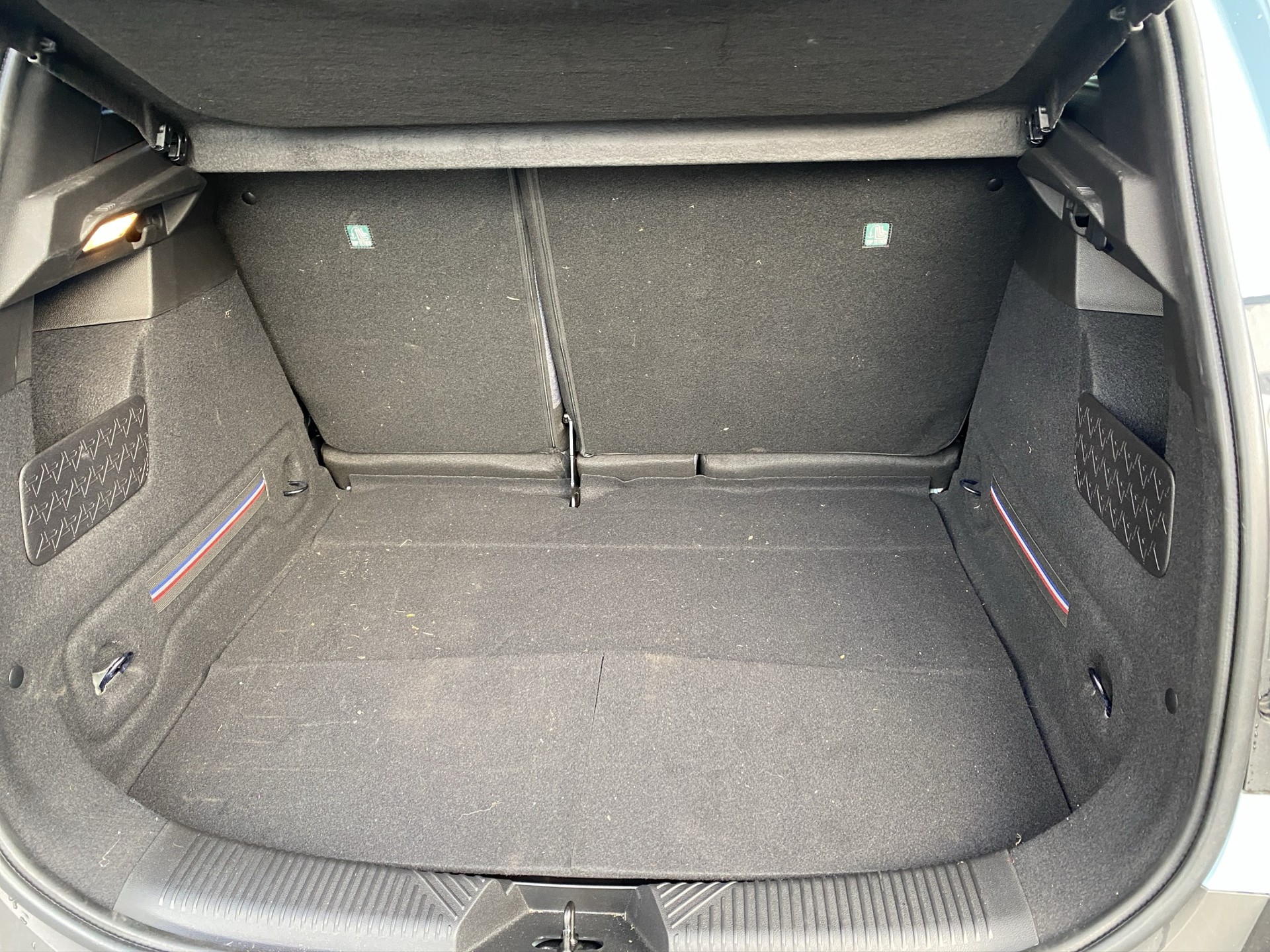 RENAULT R4 E-Tech Comfort Range 52 kWh Techno-image-13