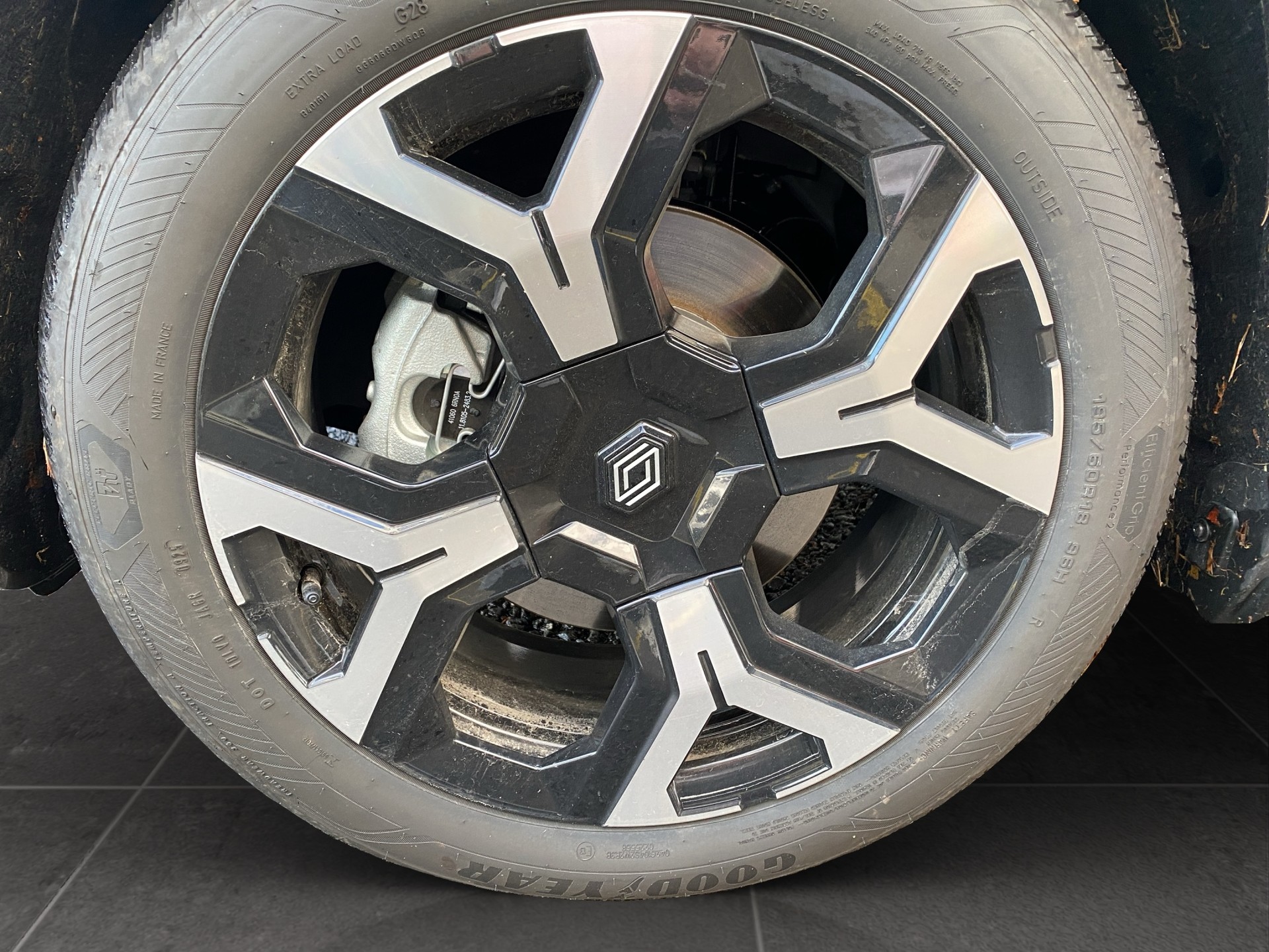 RENAULT R4 E-Tech Comfort Range 52 kWh Techno-image-14