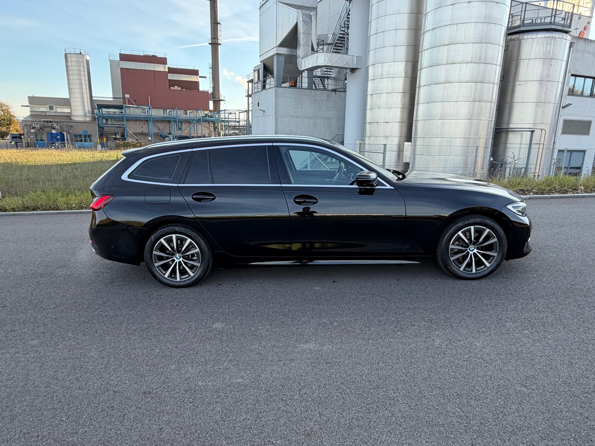 BMW 320d xDrive 48V Touring Sport Line Steptronic-image-6