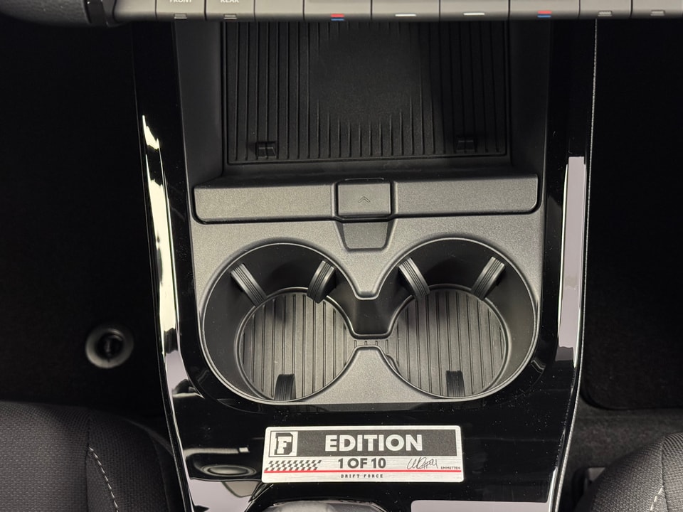 Prius Plug-in Hybrid 2.0 Style Drift Force Edition