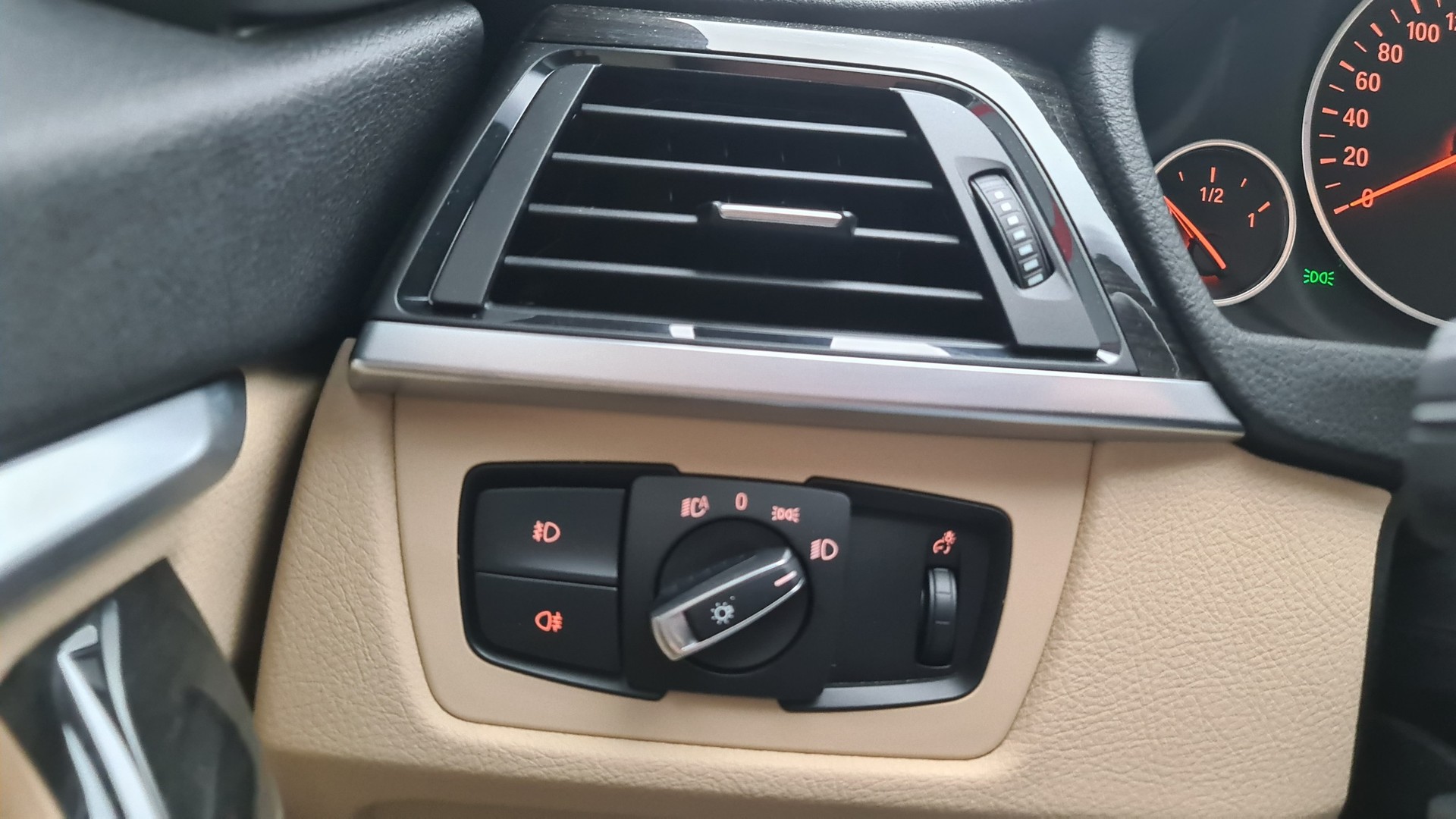 BMW 420i Gran Coupé xDrive Luxury Line-image-19