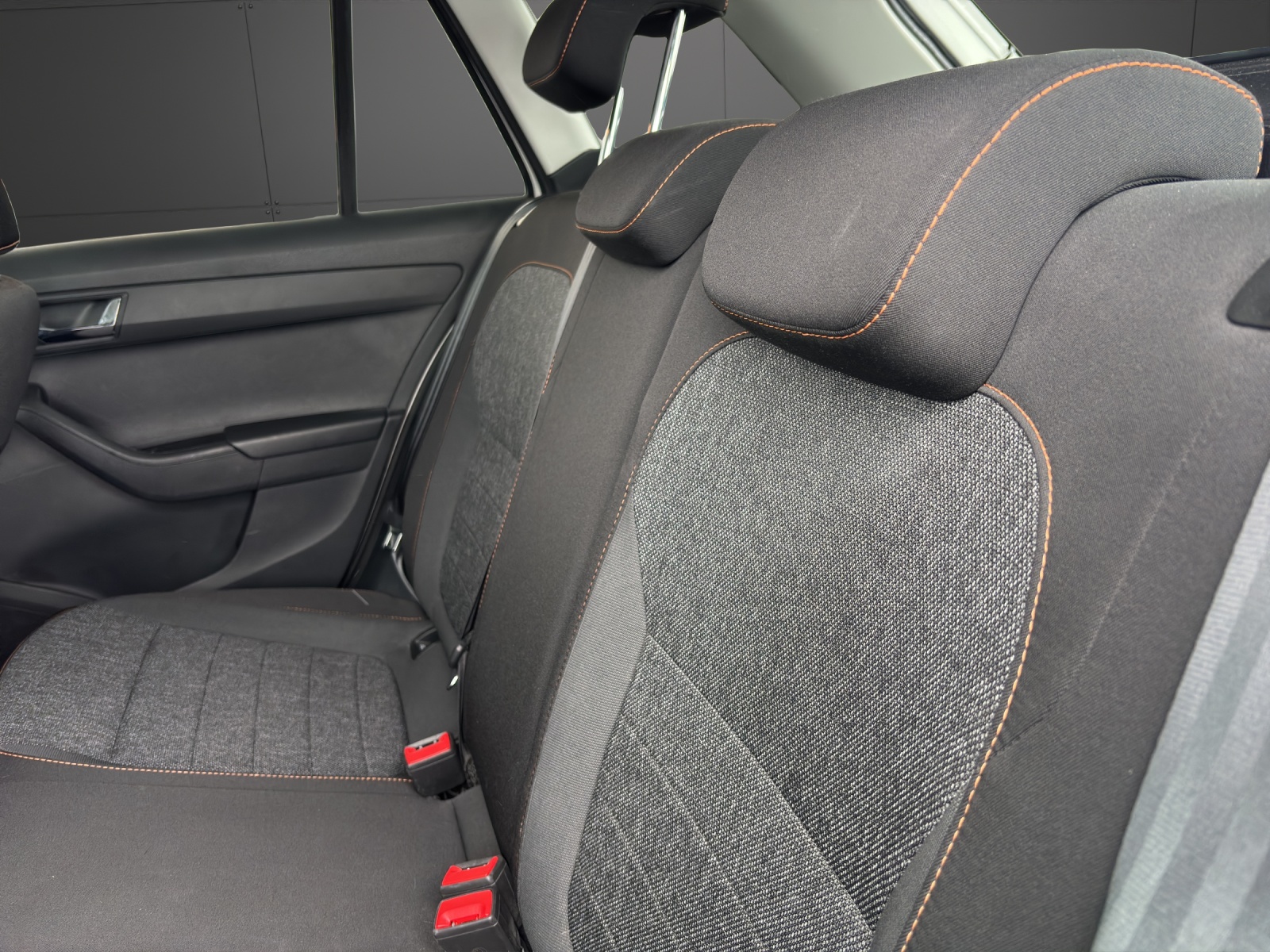 SKODA Fabia Combi 1.0 TSI Ambition DSG-image-9