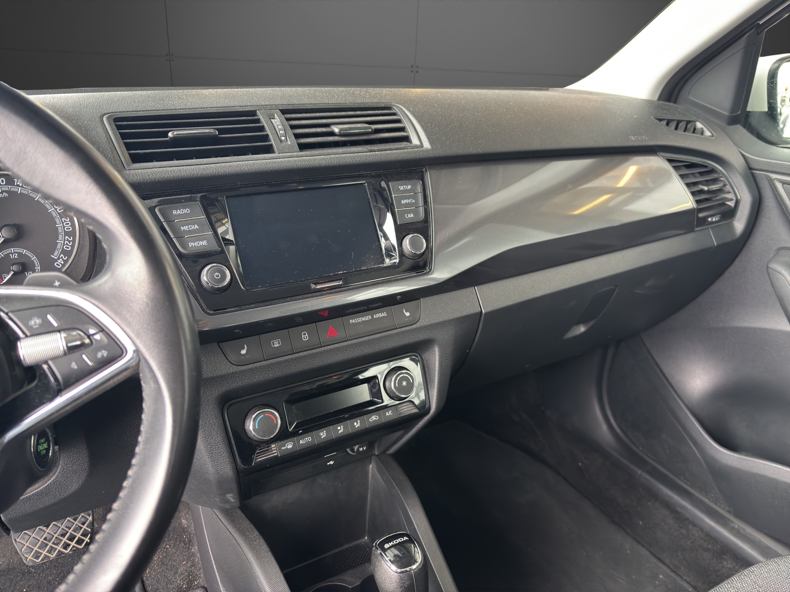 SKODA Fabia Combi 1.0 TSI Ambition DSG-image-3