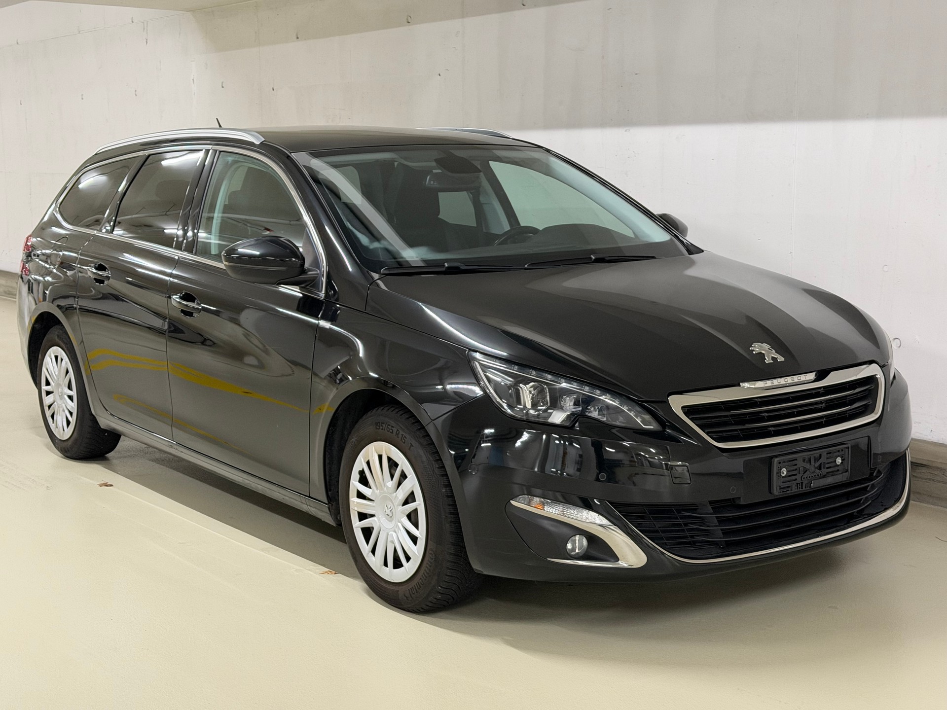 PEUGEOT 308 SW 1.2 THP Féline Automatic-image-2