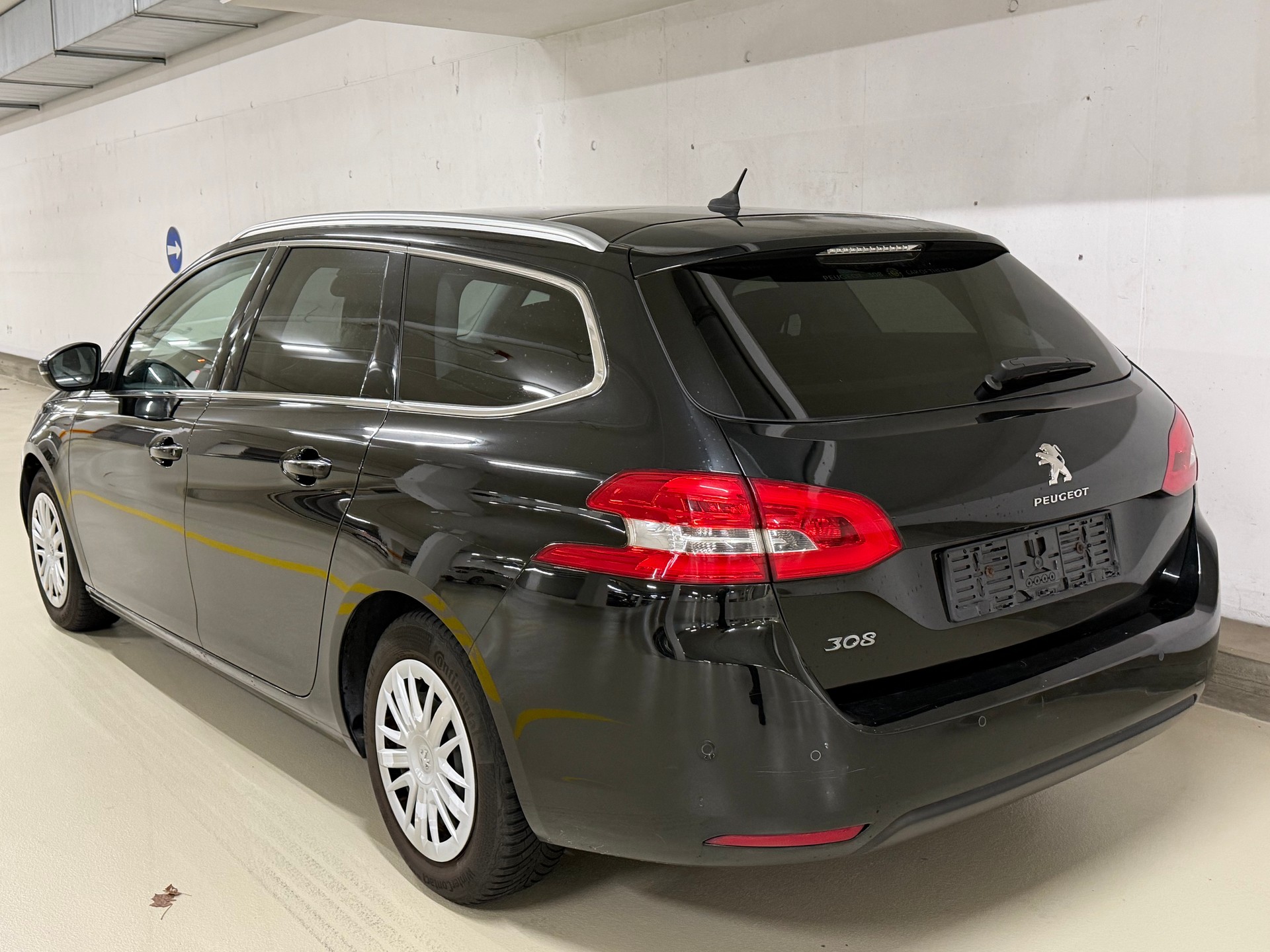 PEUGEOT 308 SW 1.2 THP Féline Automatic-image-6
