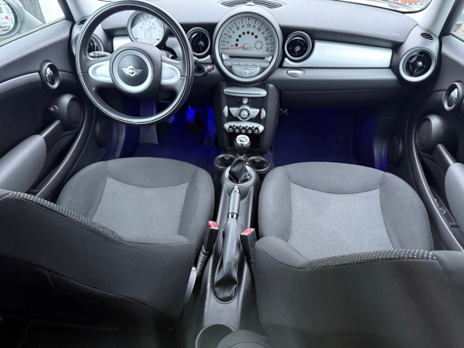 MINI One-image-3