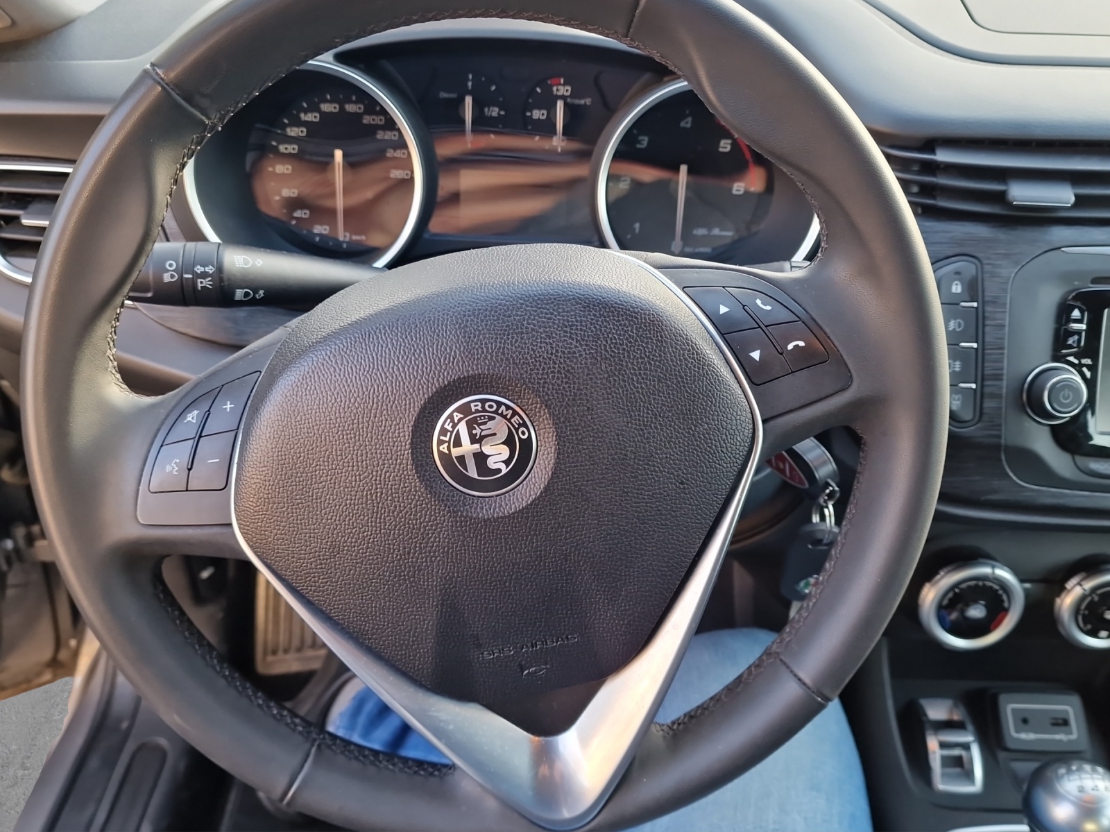ALFA ROMEO Giulietta 1.6 JTDM Super TCT-image-11