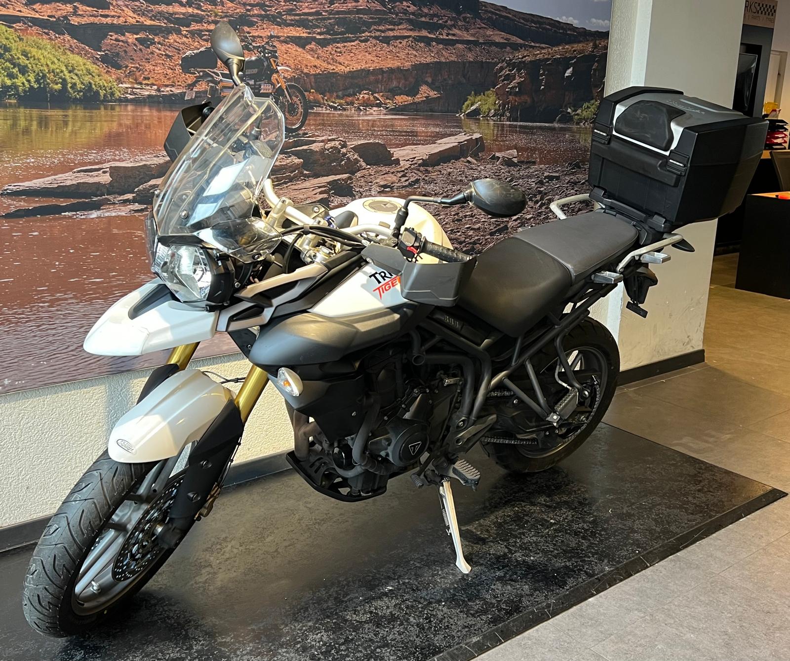TRIUMPH Tiger 800 ABS-showroom-element-2