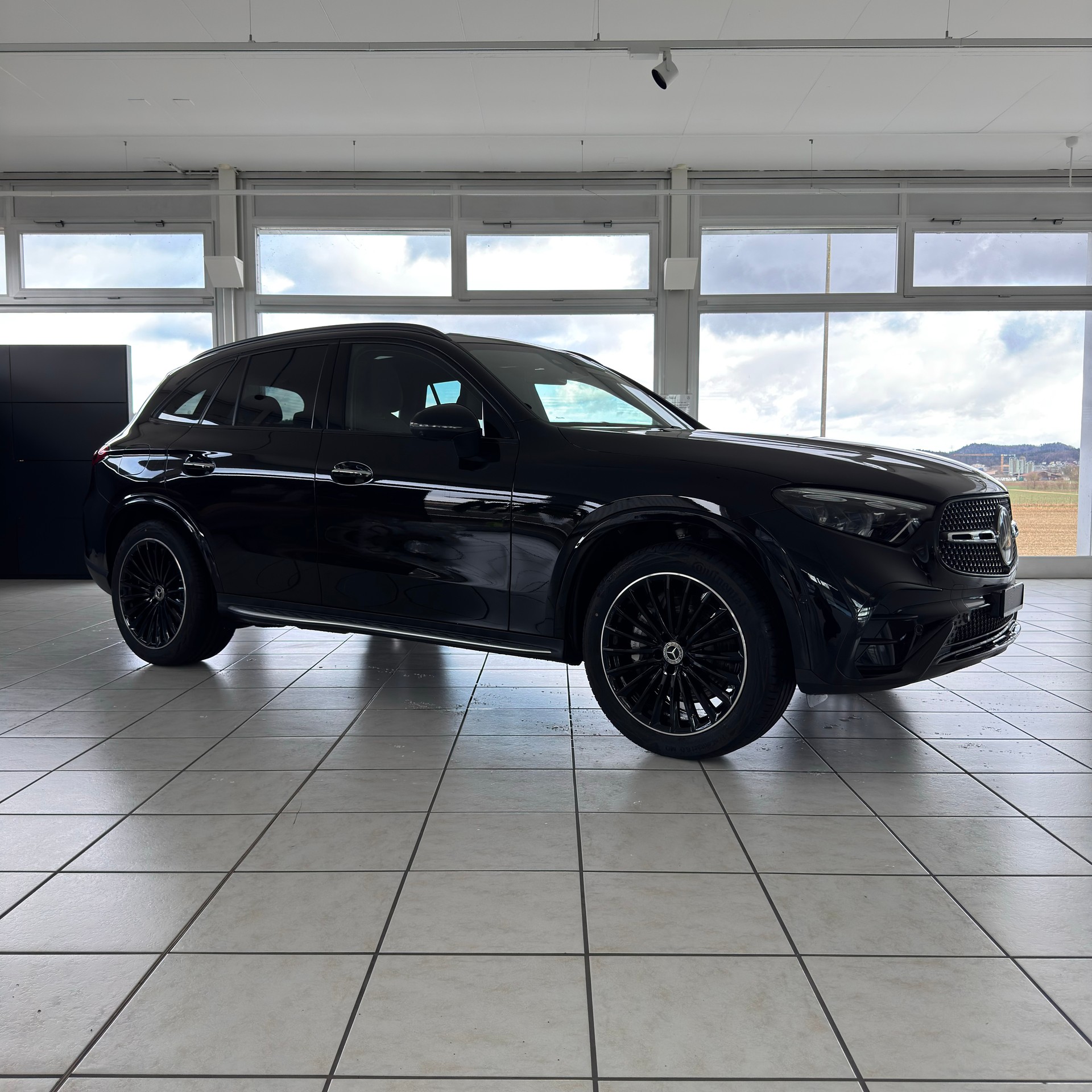 MERCEDES-BENZ GLC 300 4MATIC-image-1