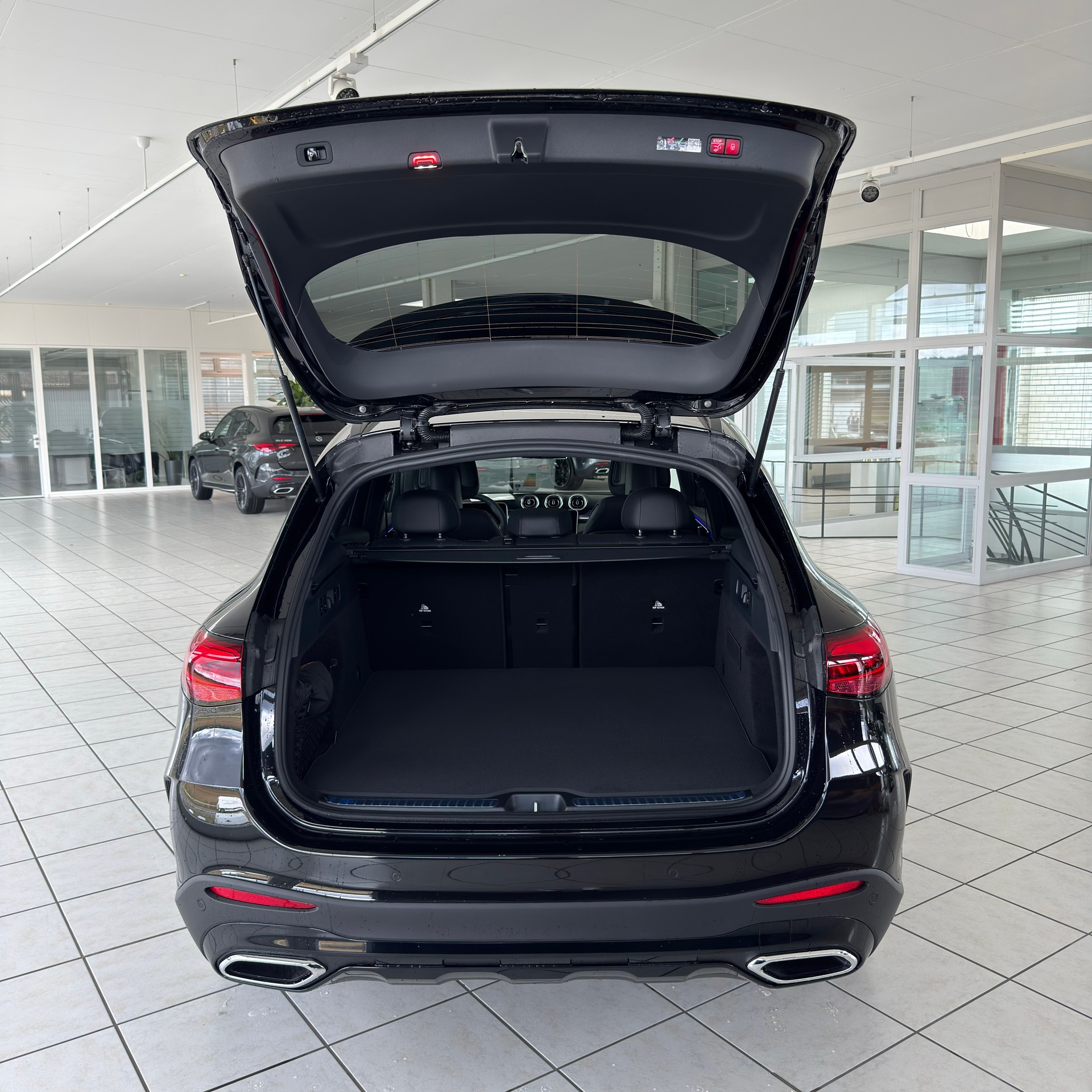 MERCEDES-BENZ GLC 300 4MATIC-image-6