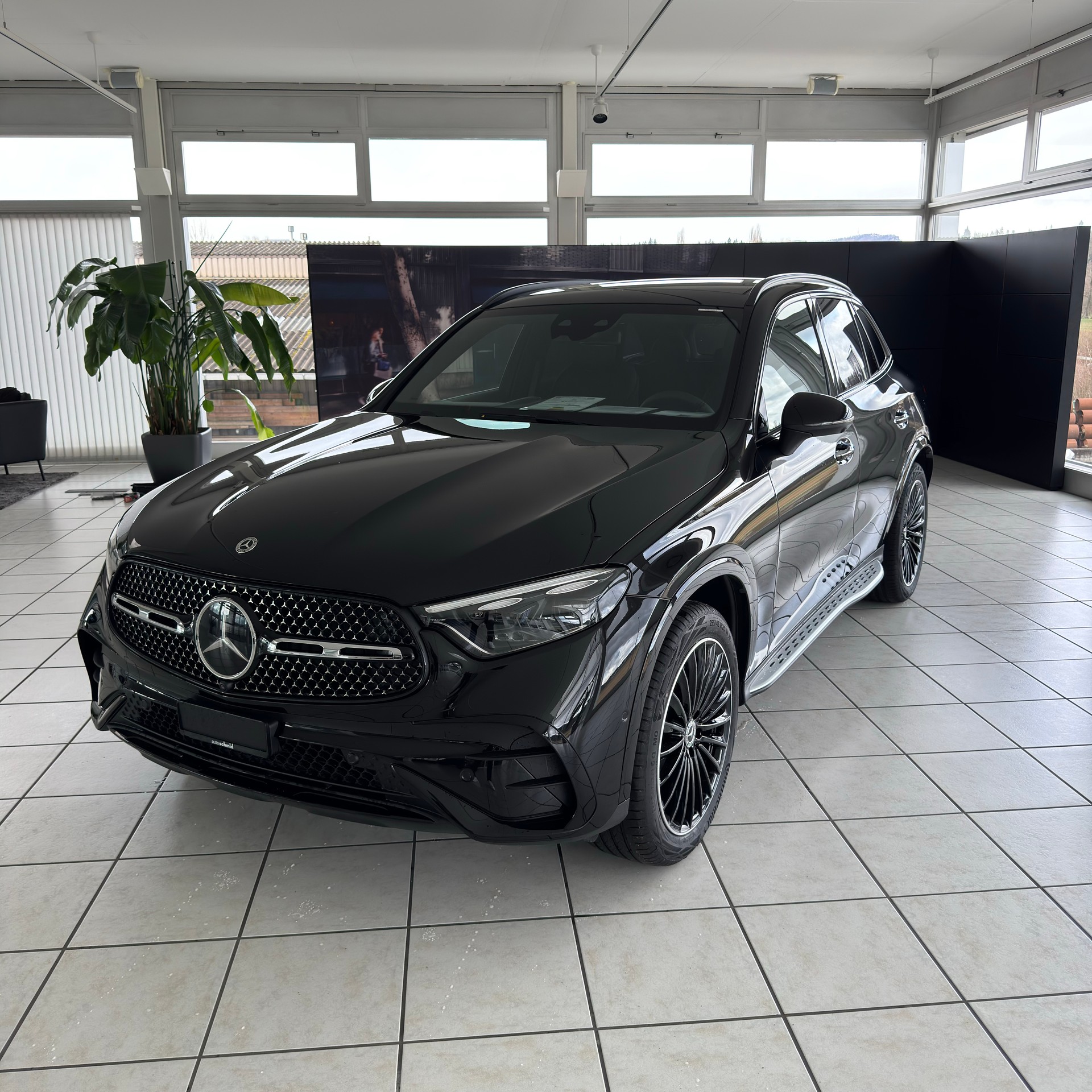 MERCEDES-BENZ GLC 300 4MATIC-image-3