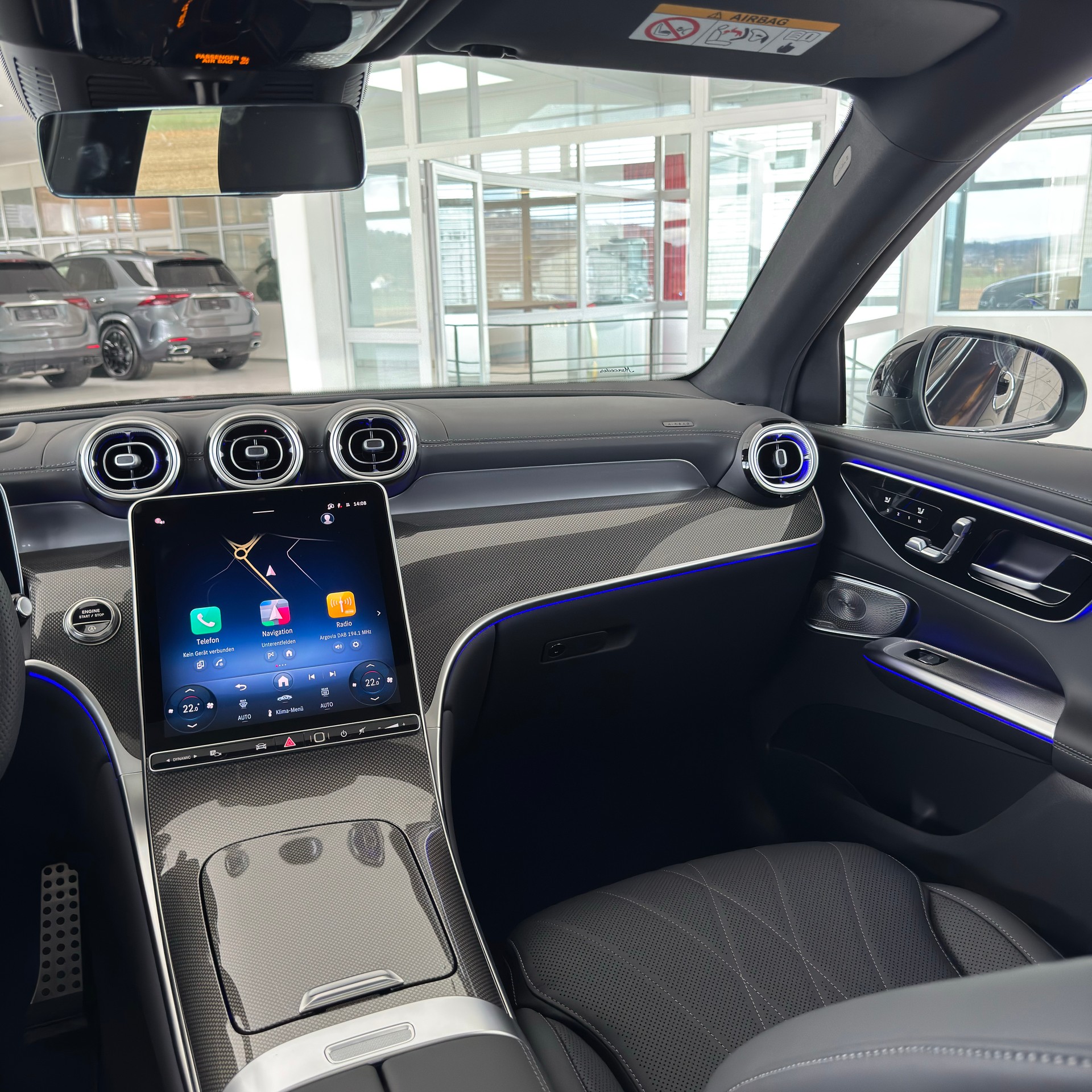 MERCEDES-BENZ GLC 300 4MATIC-image-13